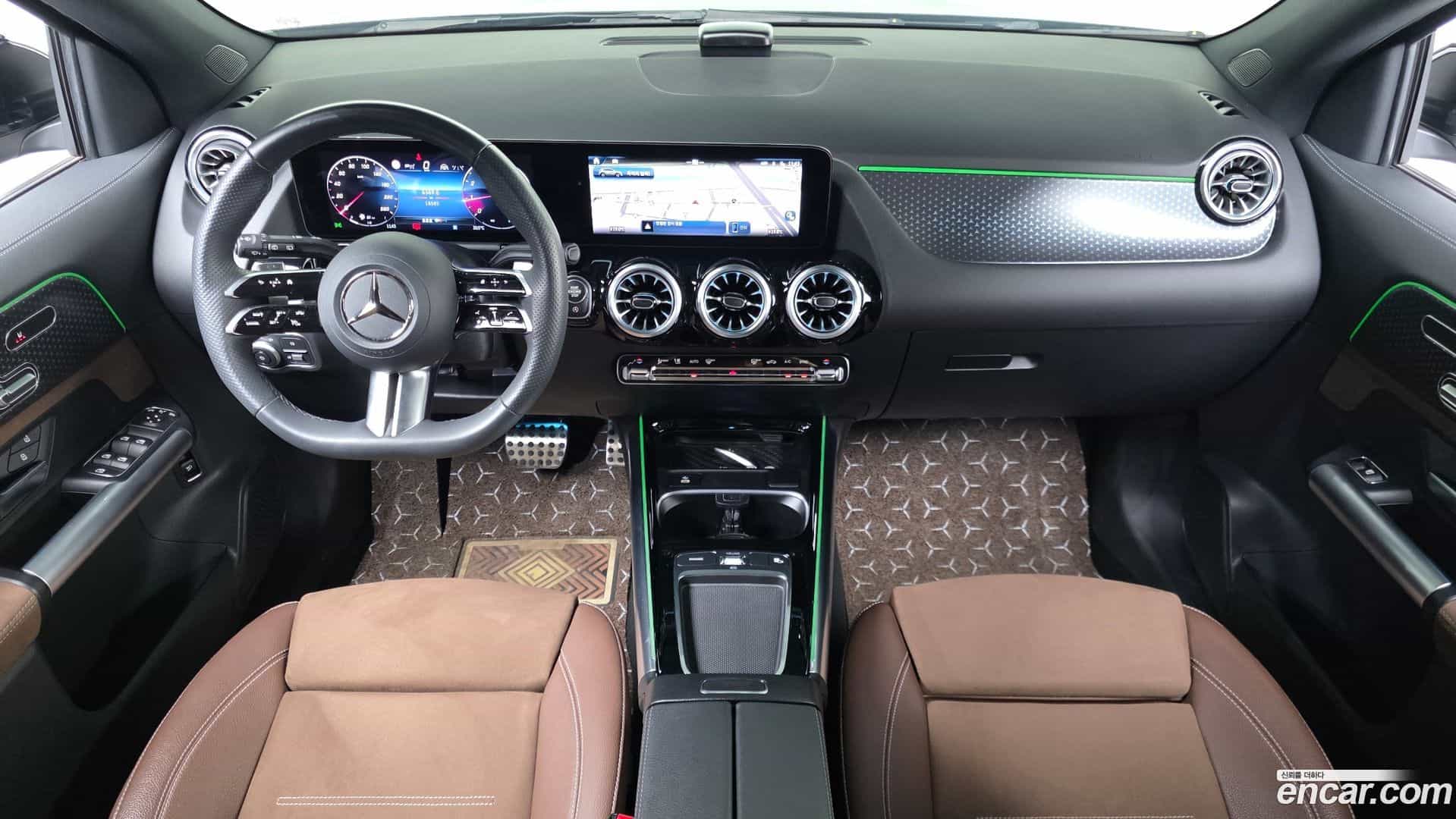 GLA-Class Mercedes-Benz 2024.10-INNER-007