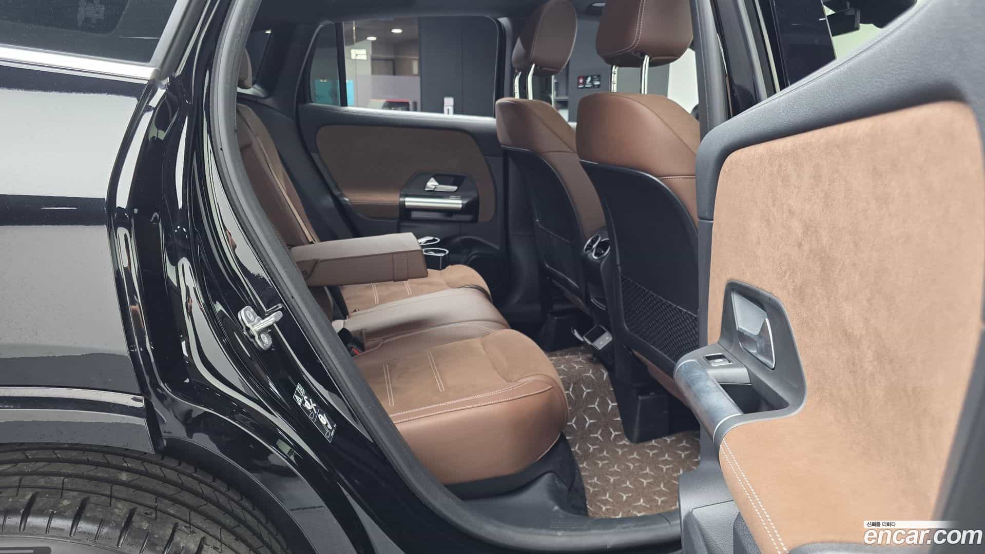 GLA-Class Mercedes-Benz 2024.10-OPTION-016