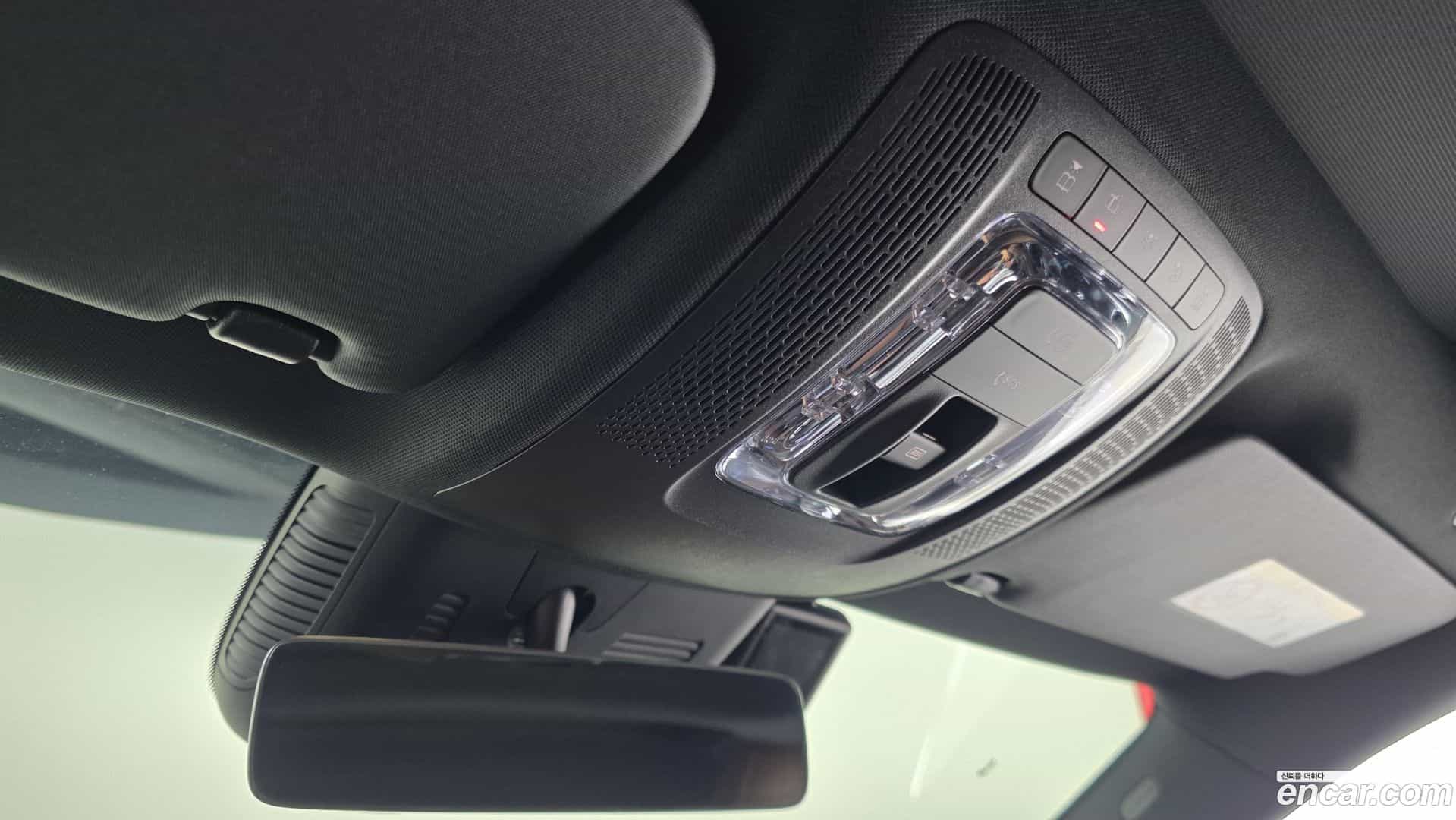 GLA-Class Mercedes-Benz 2024.10-OPTION-021