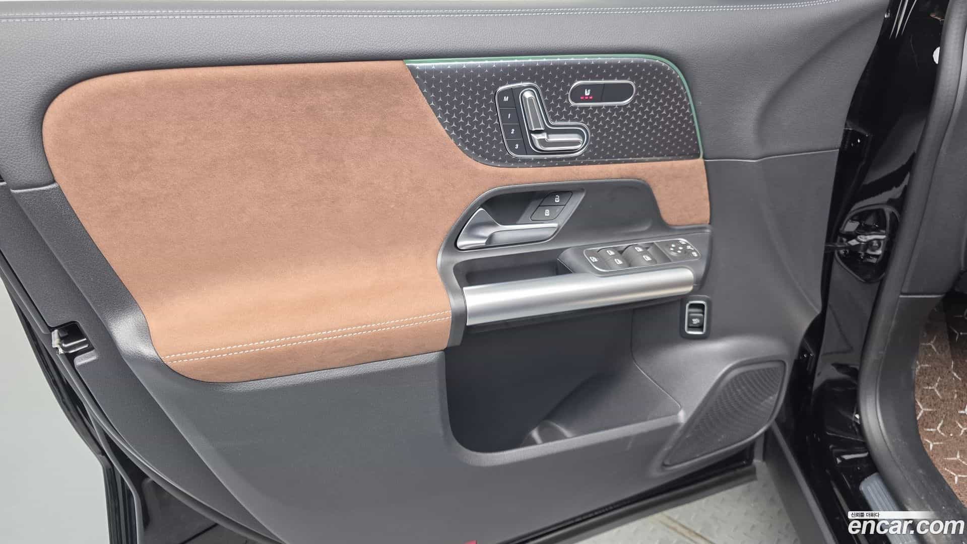 GLA-Class Mercedes-Benz 2024.10-INNER-034