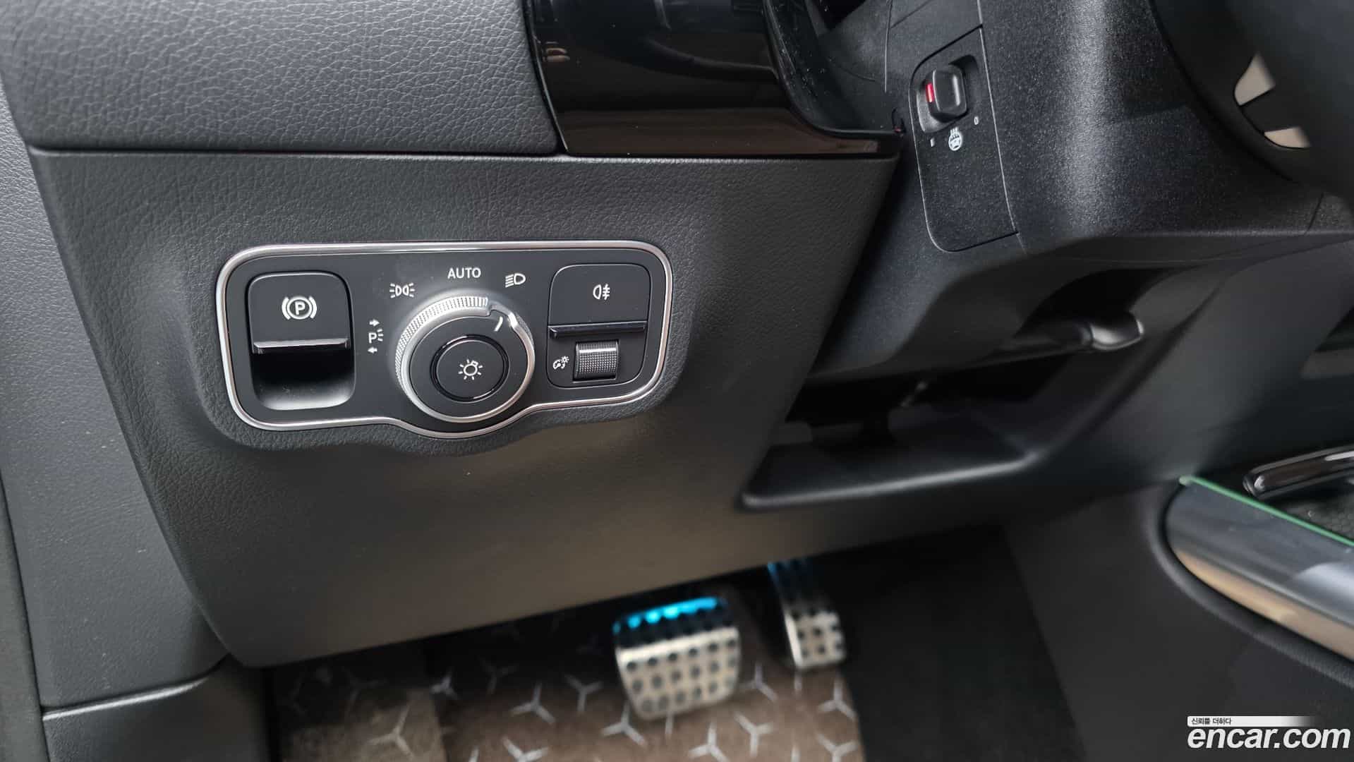 GLA-Class Mercedes-Benz 2024.10-OPTION-041