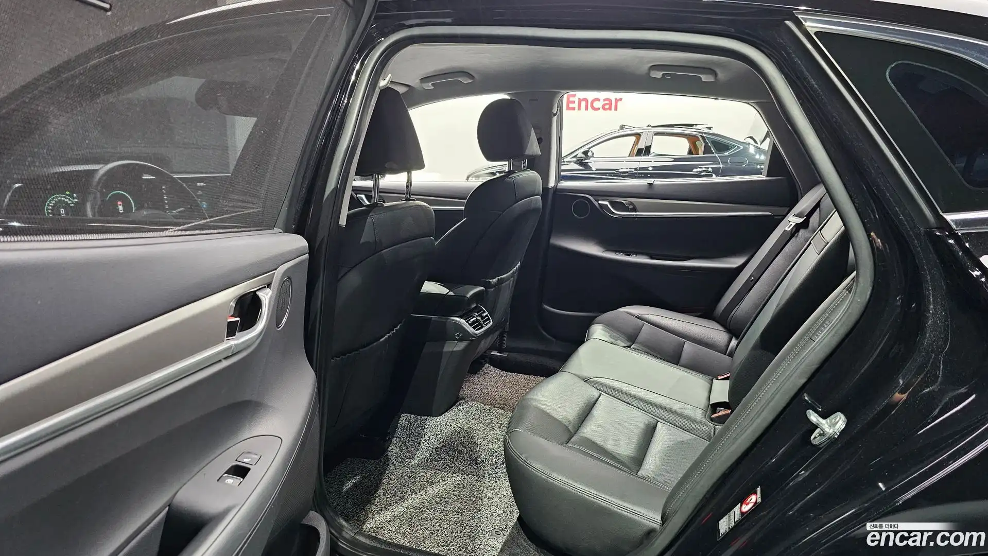 Grandeur Hyundai 2022.5-OPTION-015