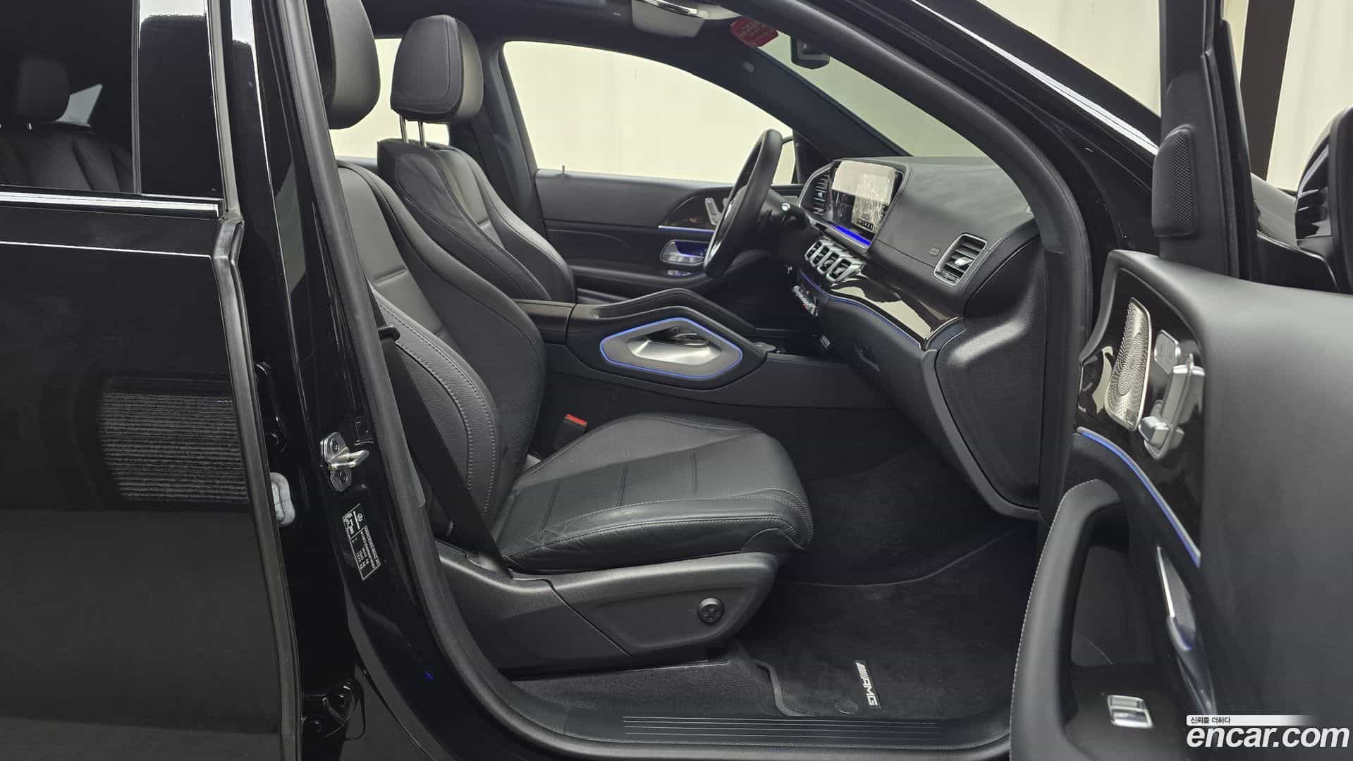 GLE-Class Mercedes-Benz 2022.10-INNER-036