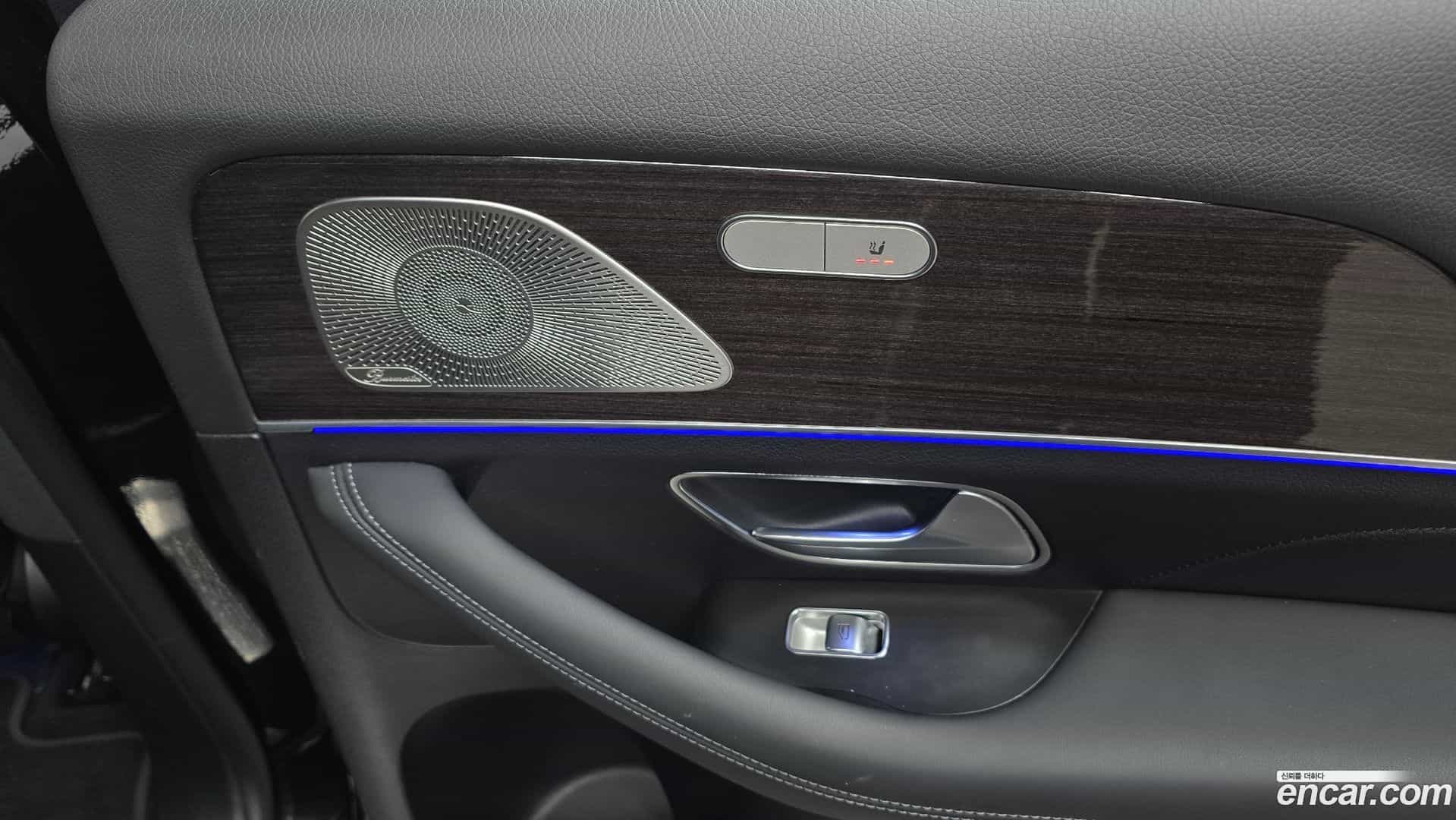 GLE-Class Mercedes-Benz 2022.10-OPTION-043