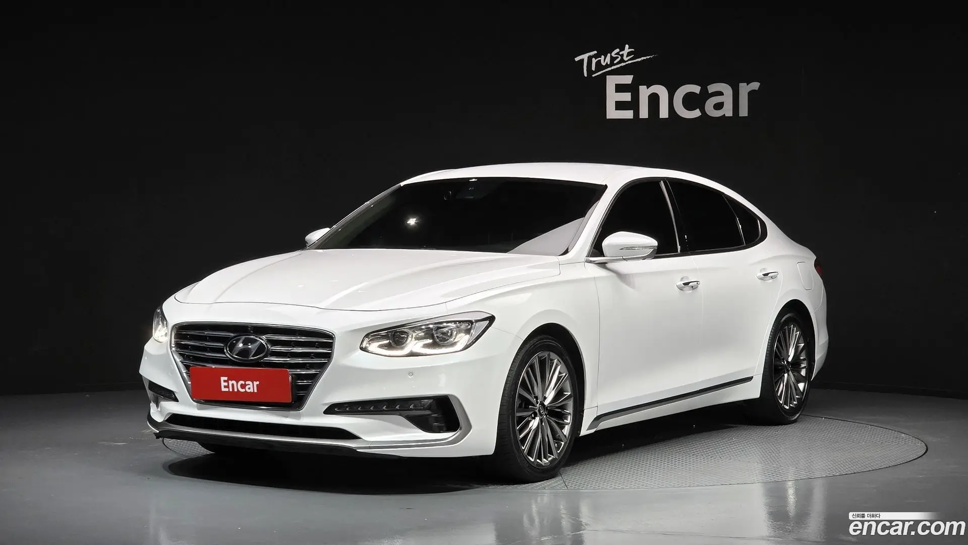 Main__Slider__Photo:Grandeur Hyundai 2017.2-0