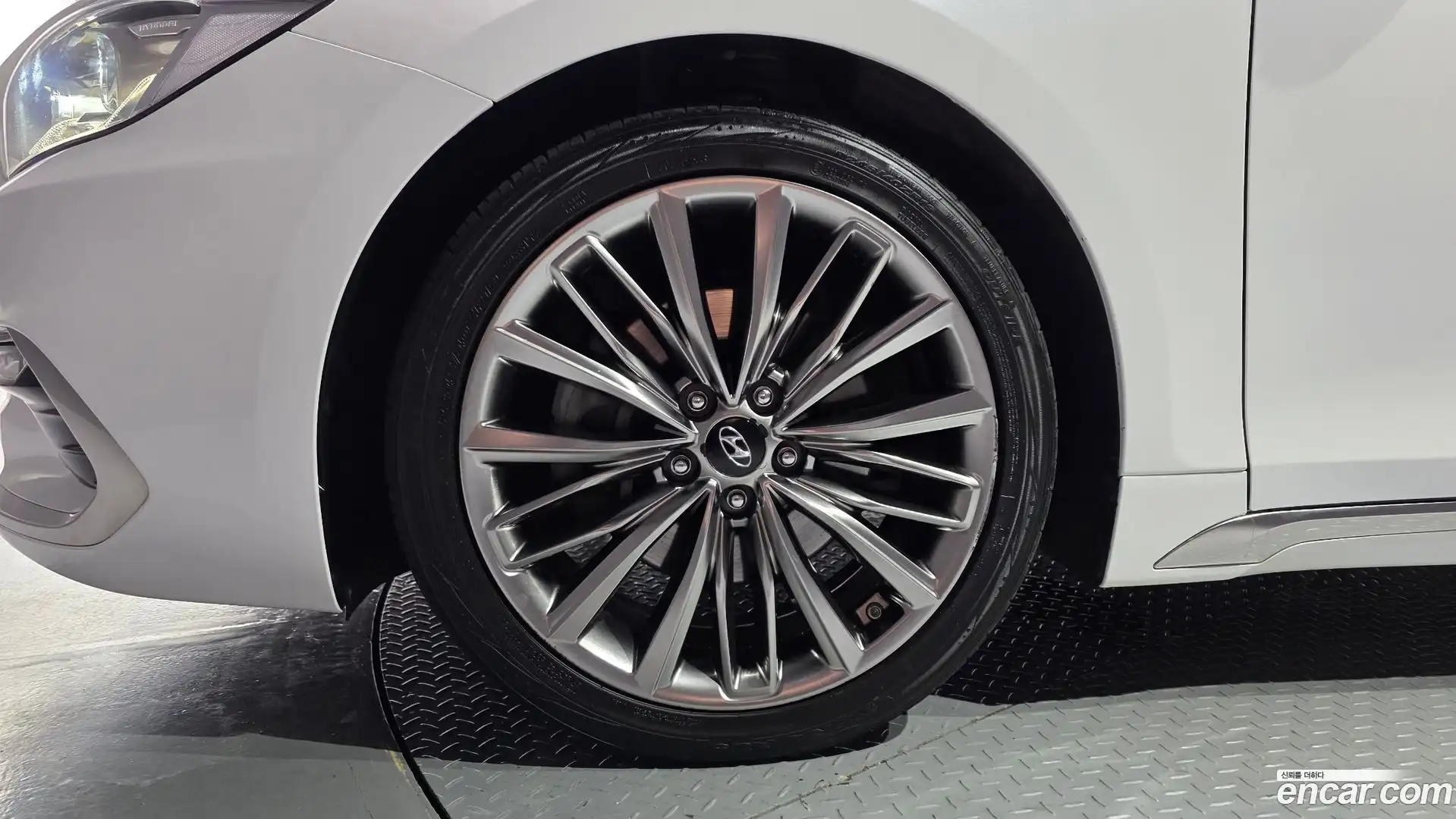 Grandeur Hyundai 2017.2-OUTER-005