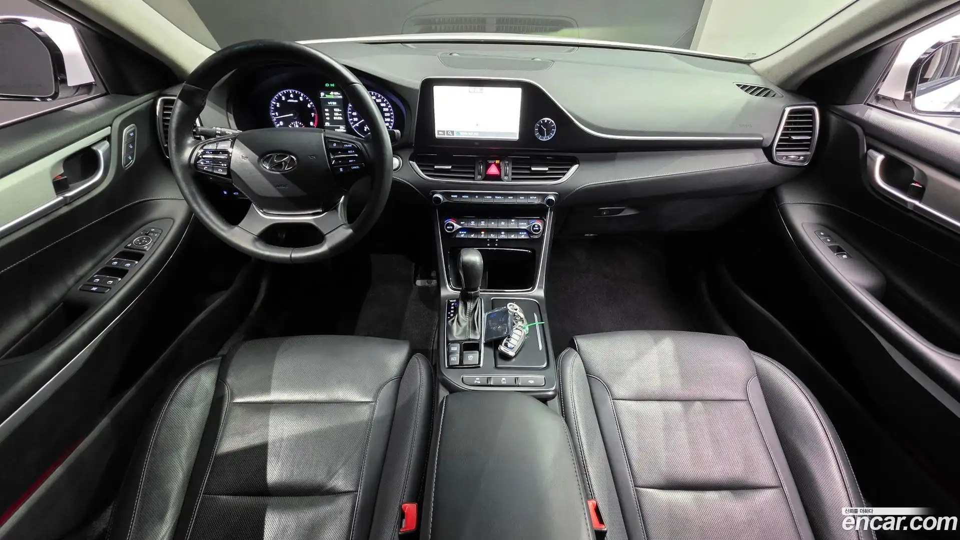 Grandeur Hyundai 2017.2-INNER-007