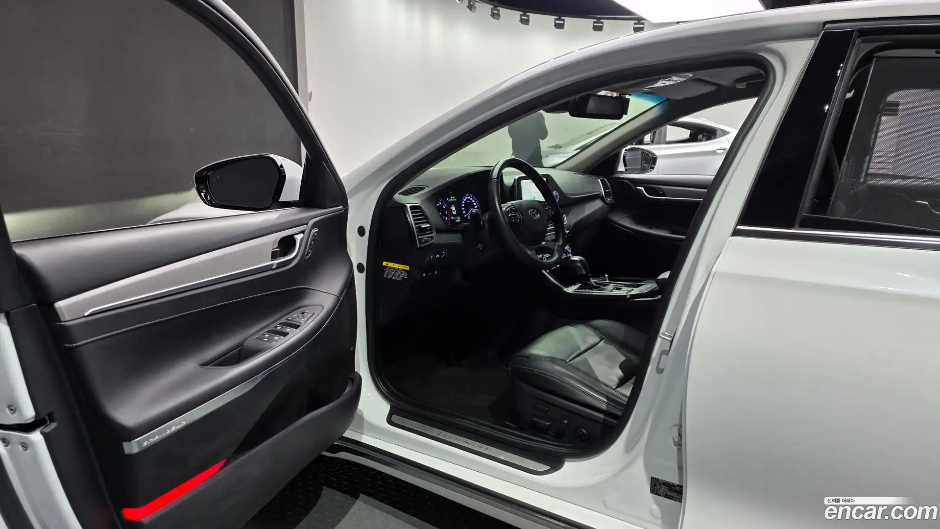 Grandeur Hyundai 2017.2-INNER-010