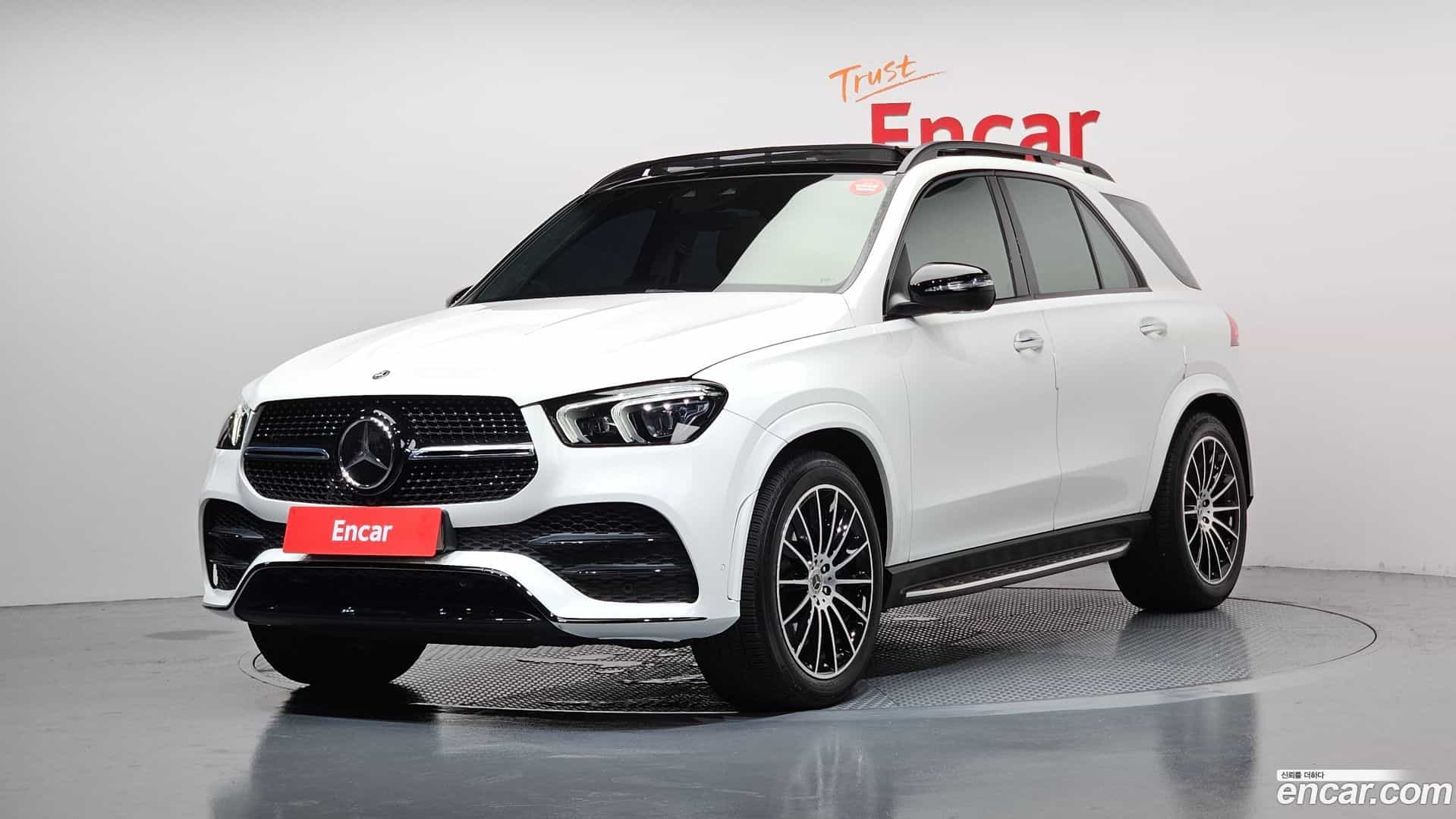 GLE-Class Mercedes-Benz 2022.8-OUTER-001