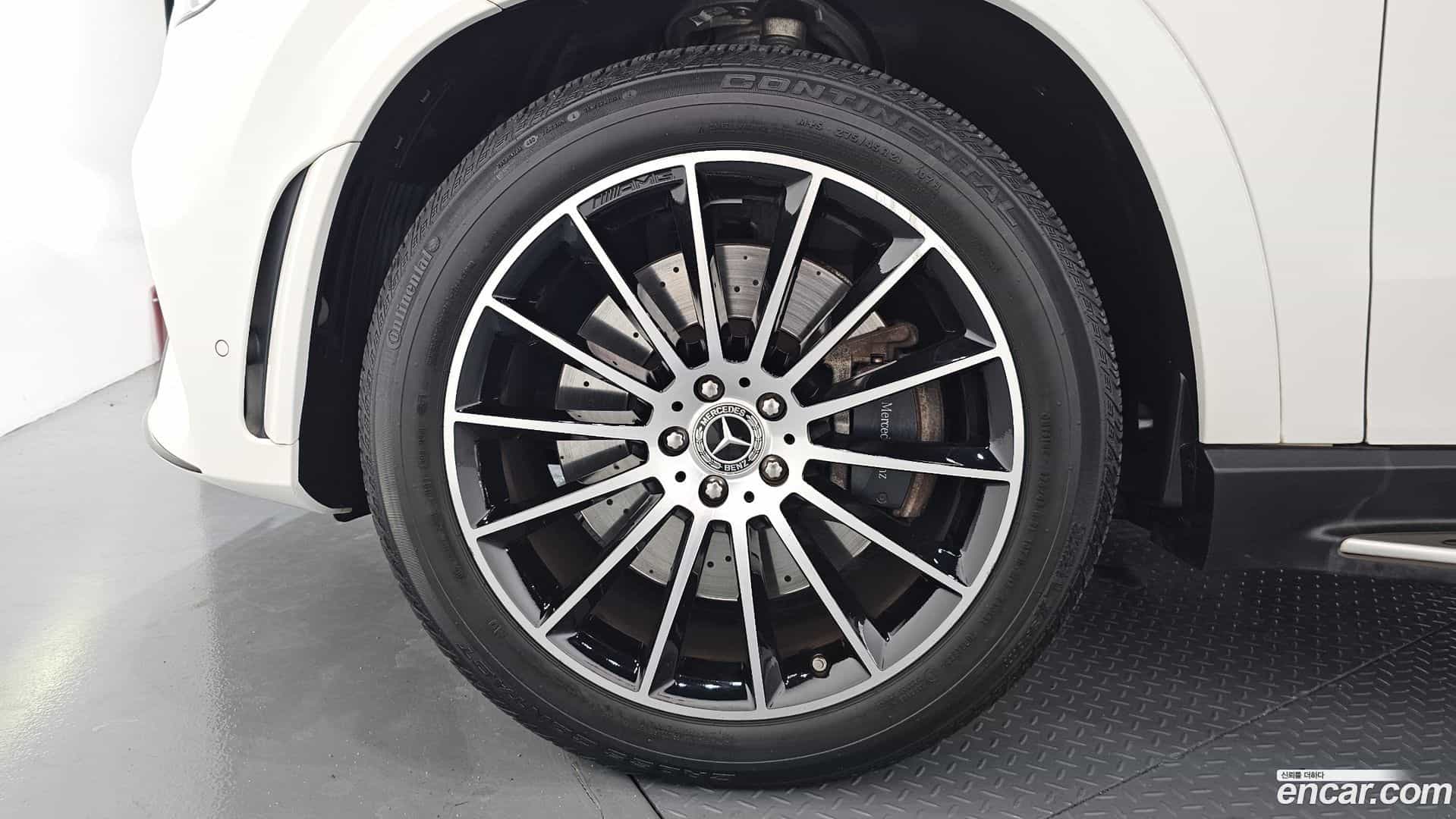GLE-Class Mercedes-Benz 2022.8-OUTER-005