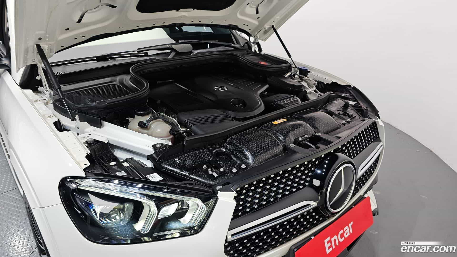 GLE-Class Mercedes-Benz 2022.8-OUTER-006