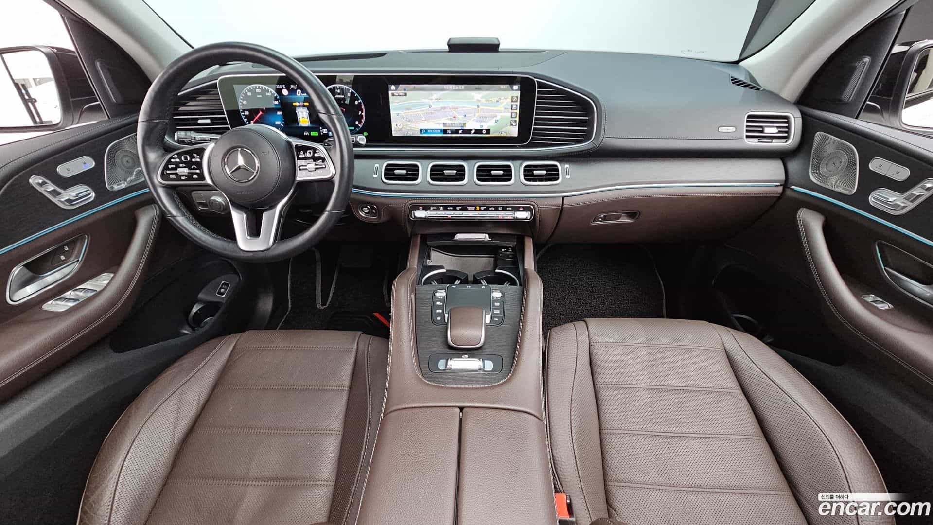 GLE-Class Mercedes-Benz 2022.8-INNER-007