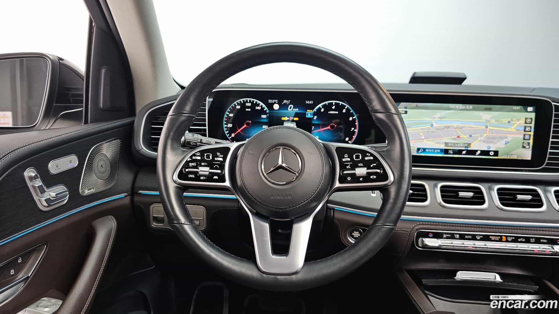 GLE-Class Mercedes-Benz 2022.8-OPTION-016