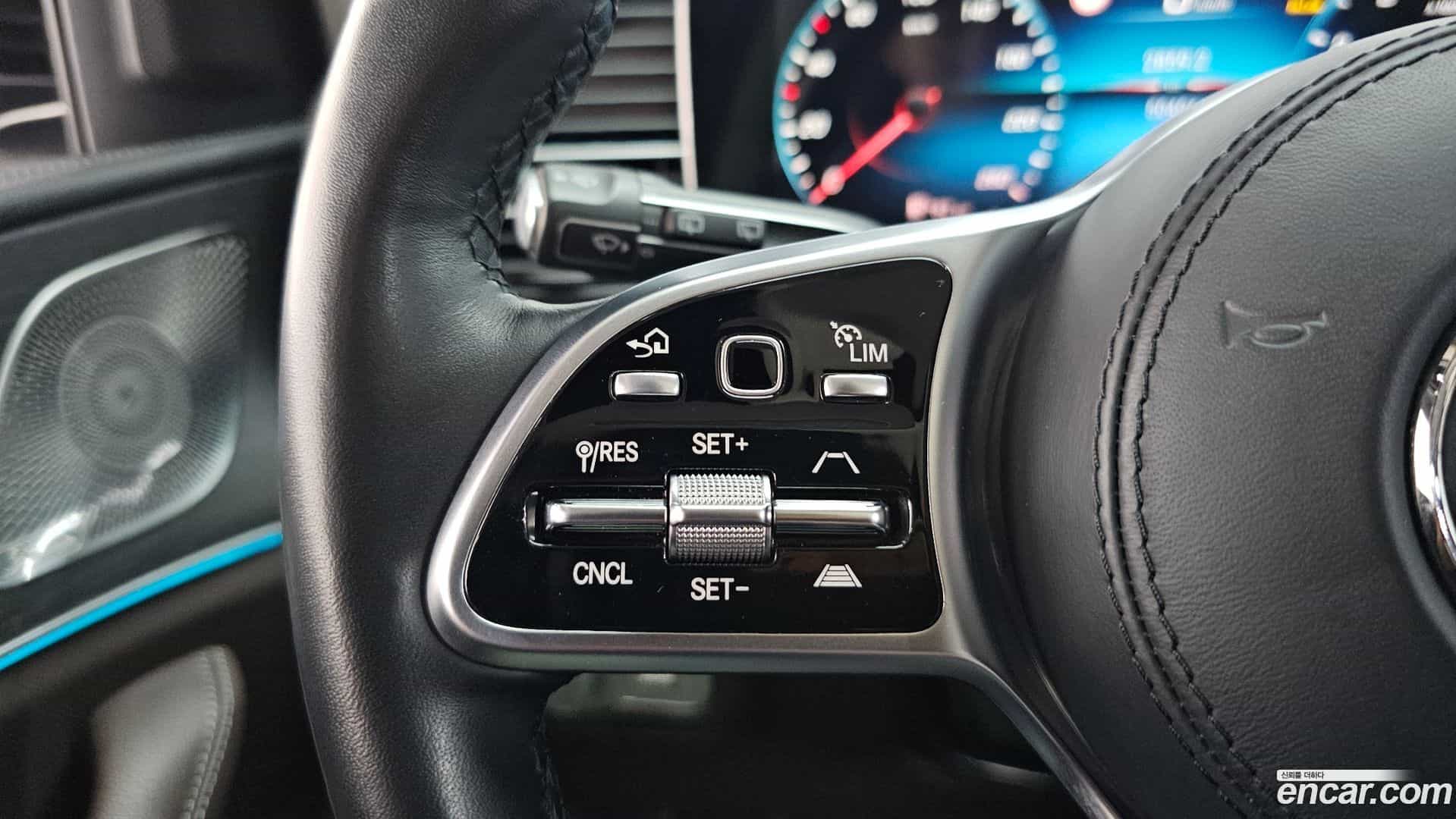GLE-Class Mercedes-Benz 2022.8-OPTION-019