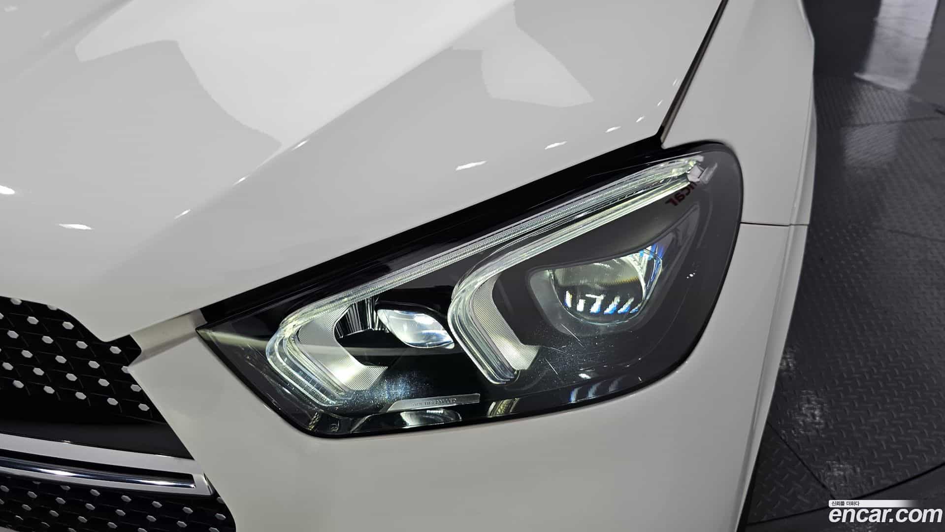 GLE-Class Mercedes-Benz 2022.8-OUTER-032