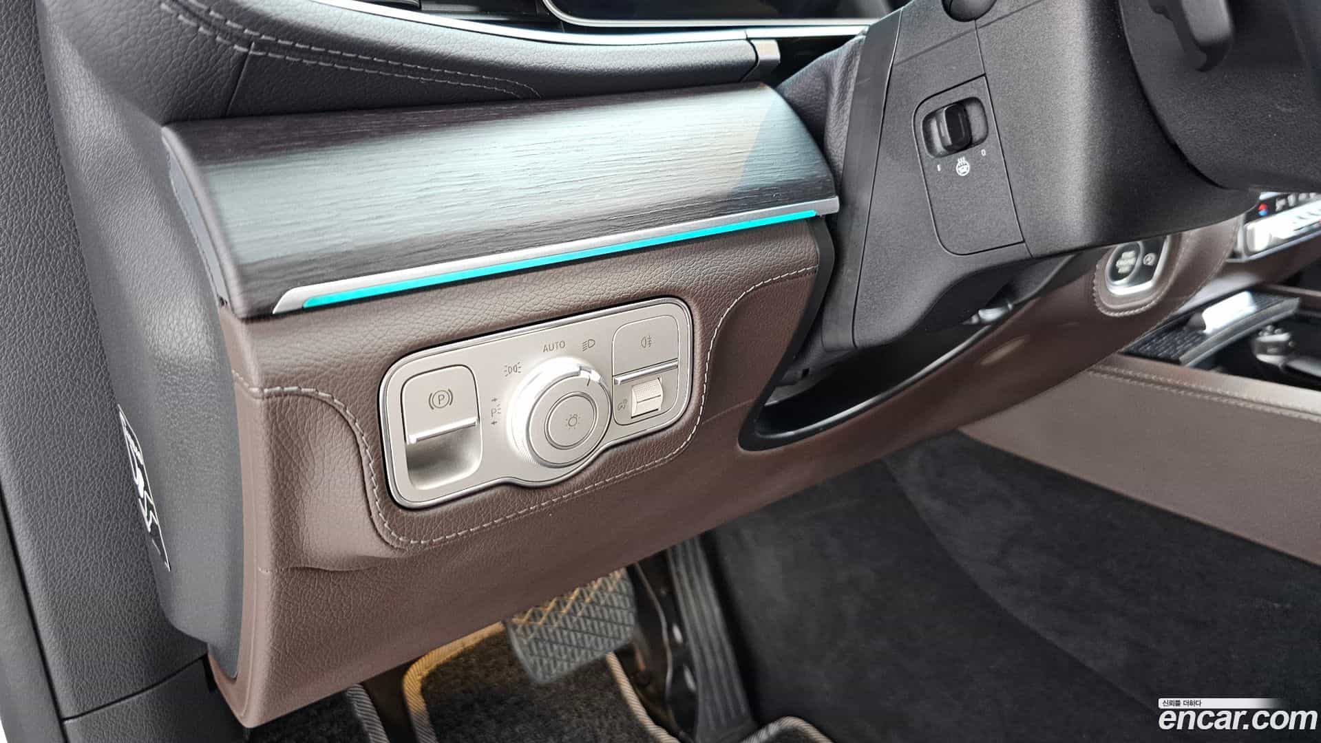 GLE-Class Mercedes-Benz 2022.8-OPTION-040