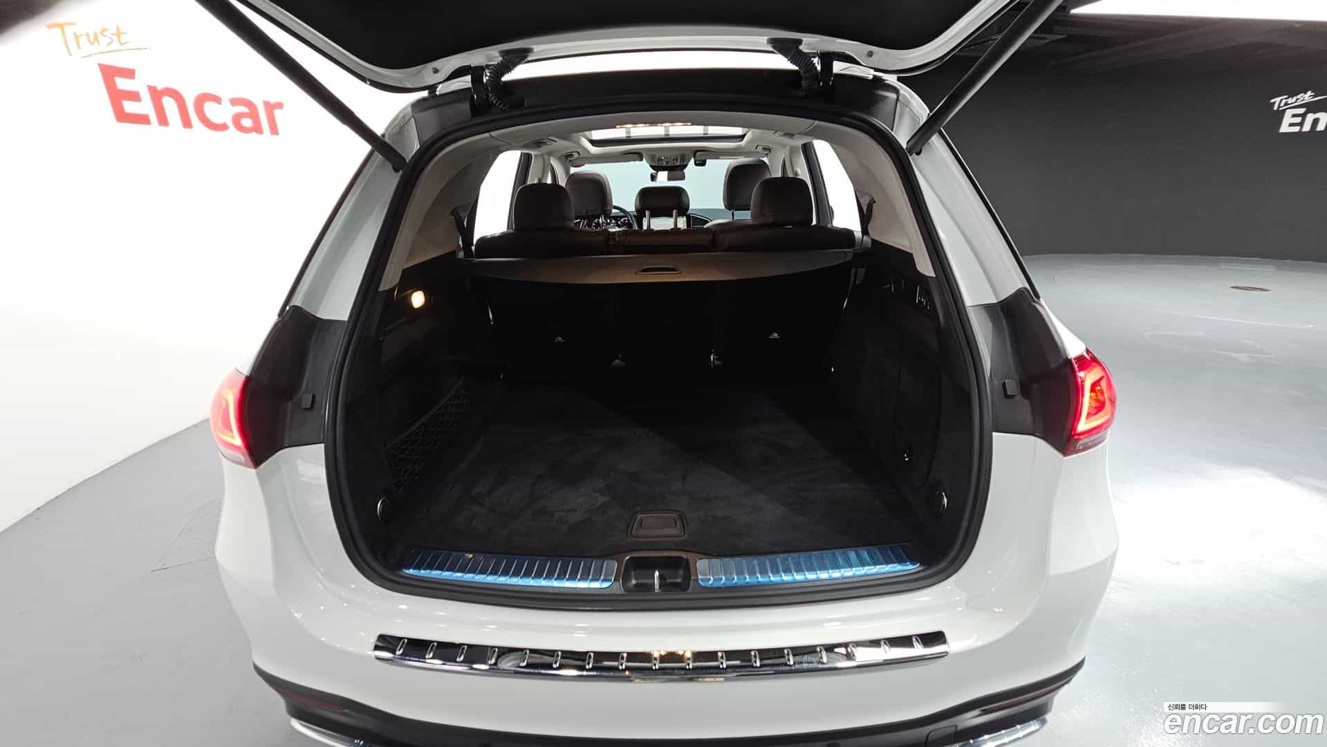 GLE-Class Mercedes-Benz 2022.8-OPTION-044