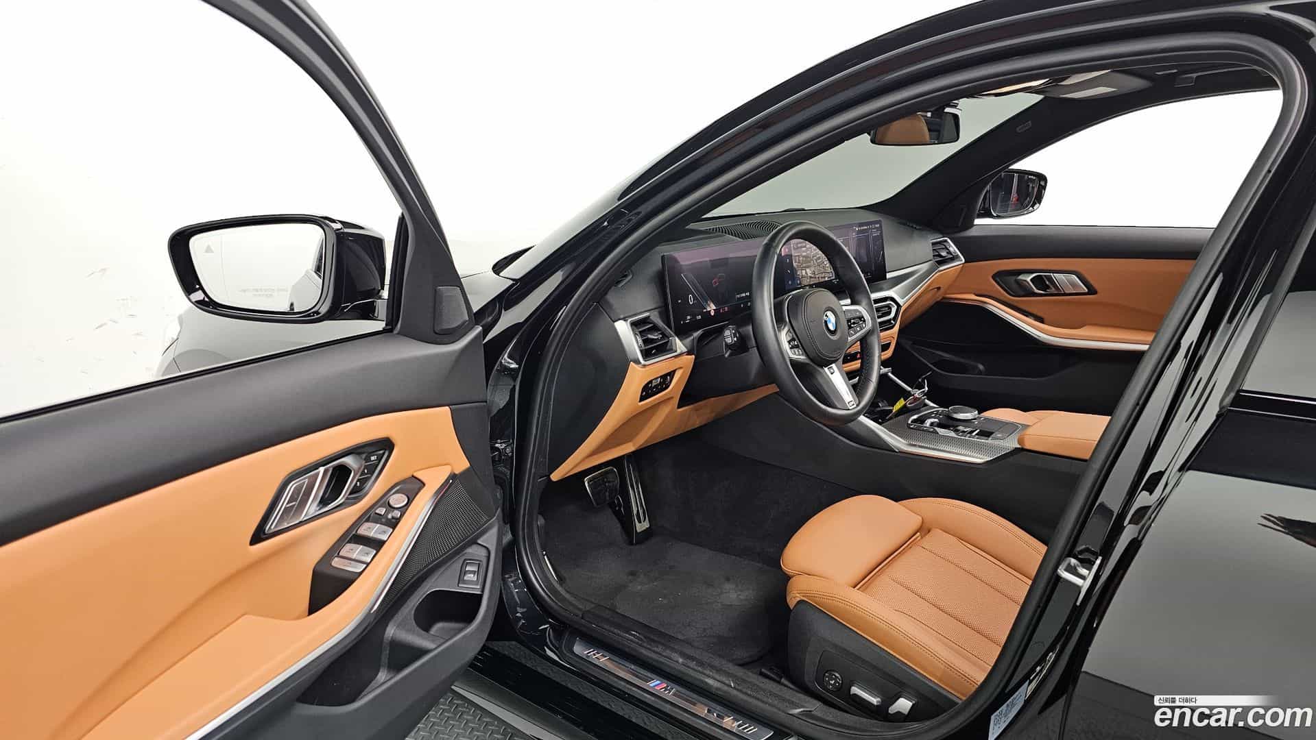 3-Series BMW 2022.10-INNER-010