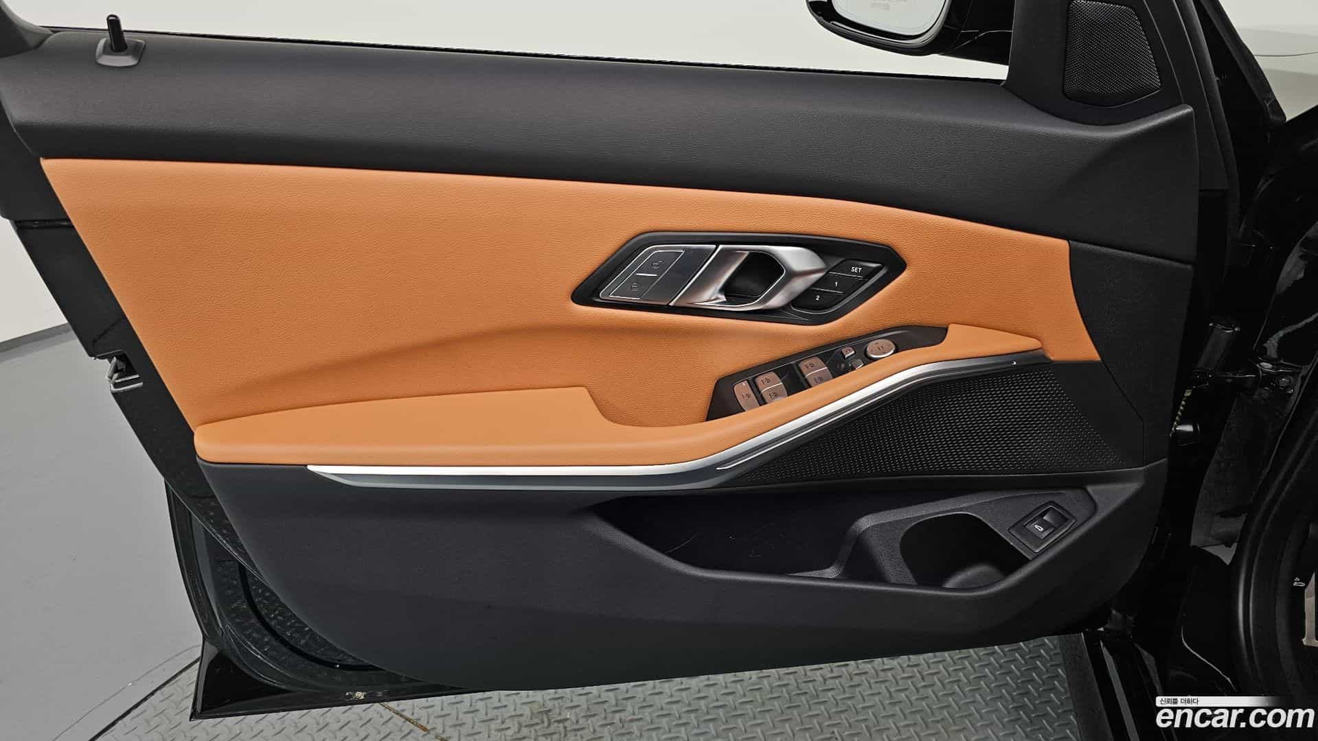 3-Series BMW 2022.10-INNER-034