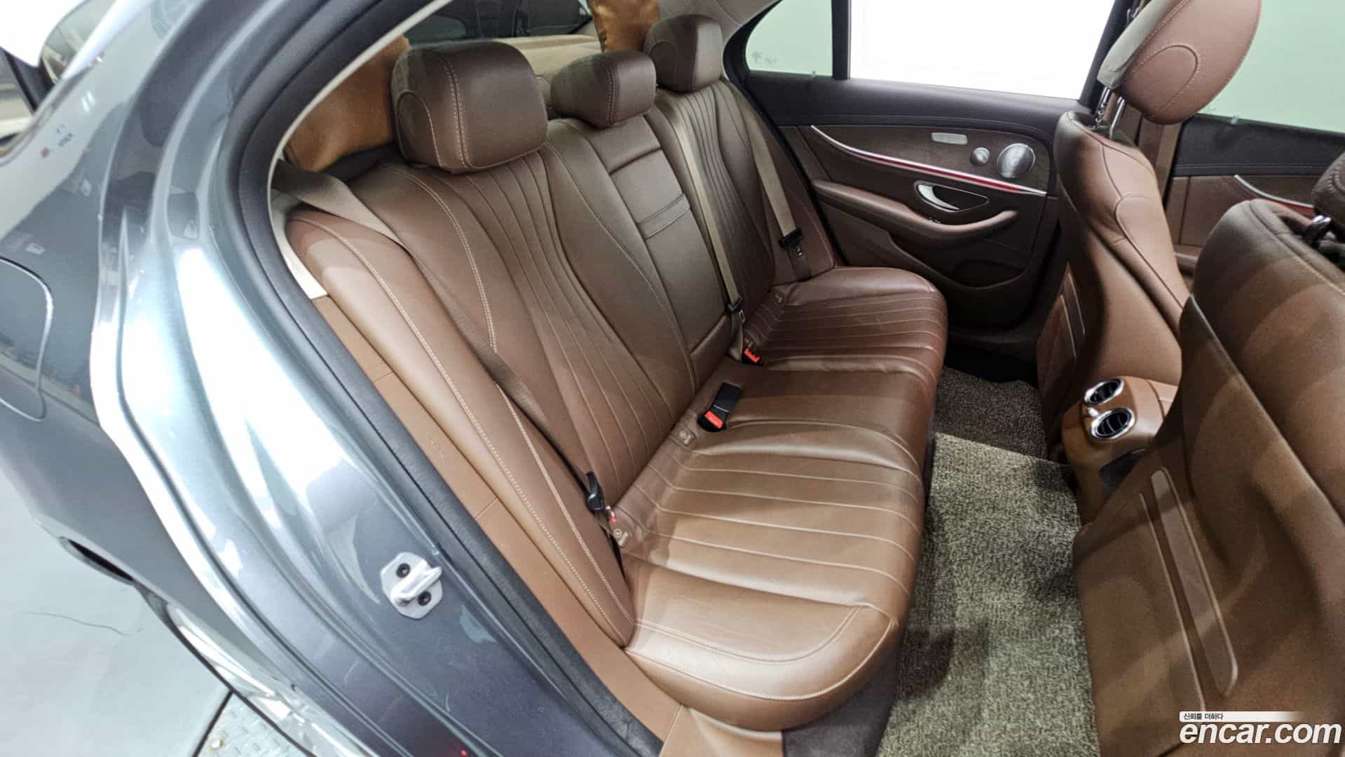 E-Class Mercedes-Benz 2018.5-OPTION-015