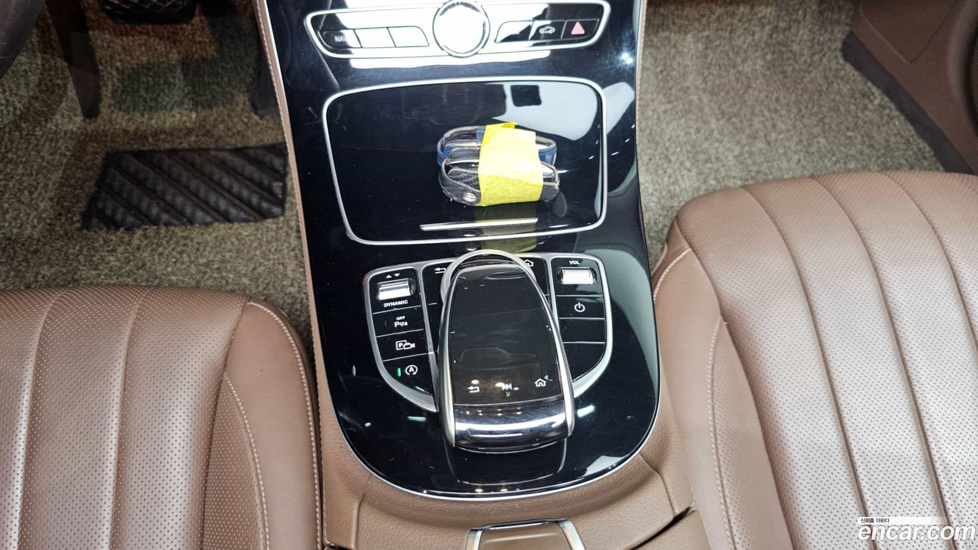 E-Class Mercedes-Benz 2018.5-OPTION-021