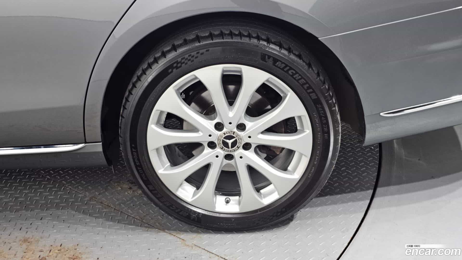 E-Class Mercedes-Benz 2018.5-OUTER-031