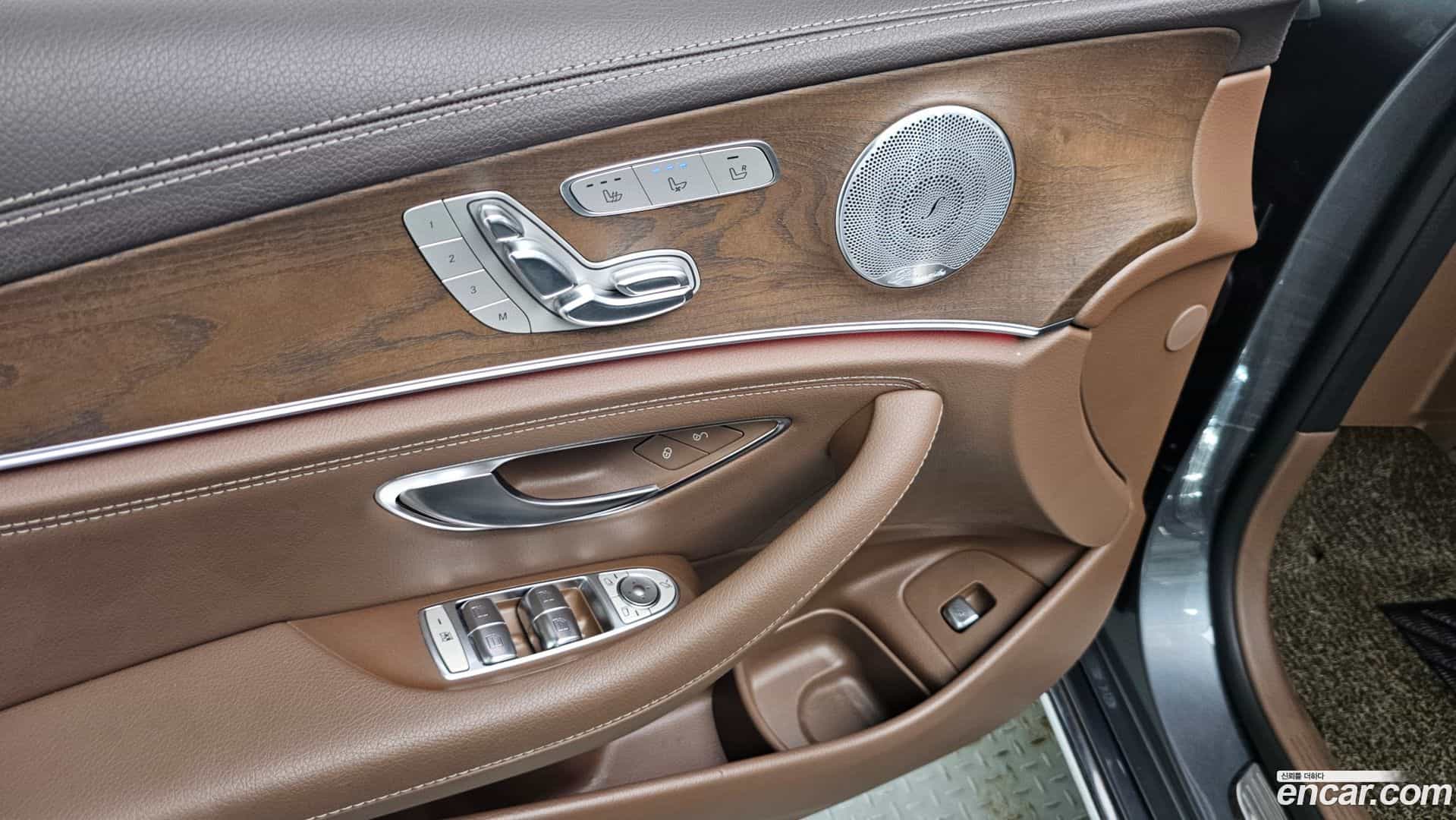 E-Class Mercedes-Benz 2018.5-OPTION-040