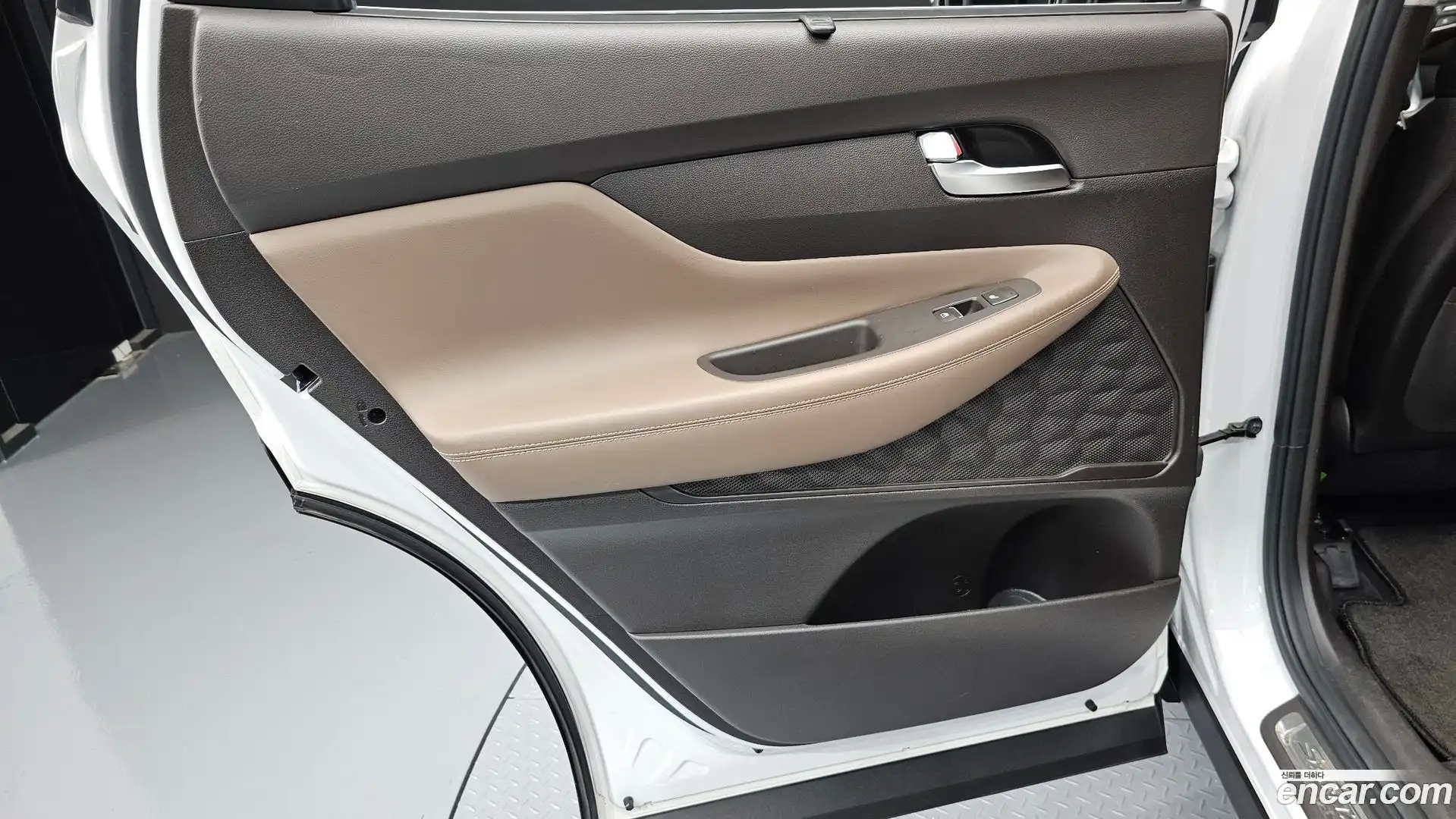 Santafe Hyundai 2018.8-INNER-035