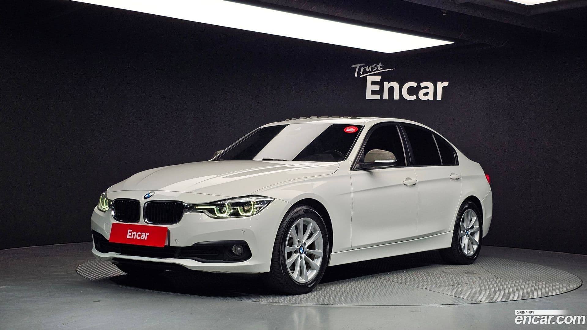 Main__Slider__Photo:3-Series BMW 2017.0-0