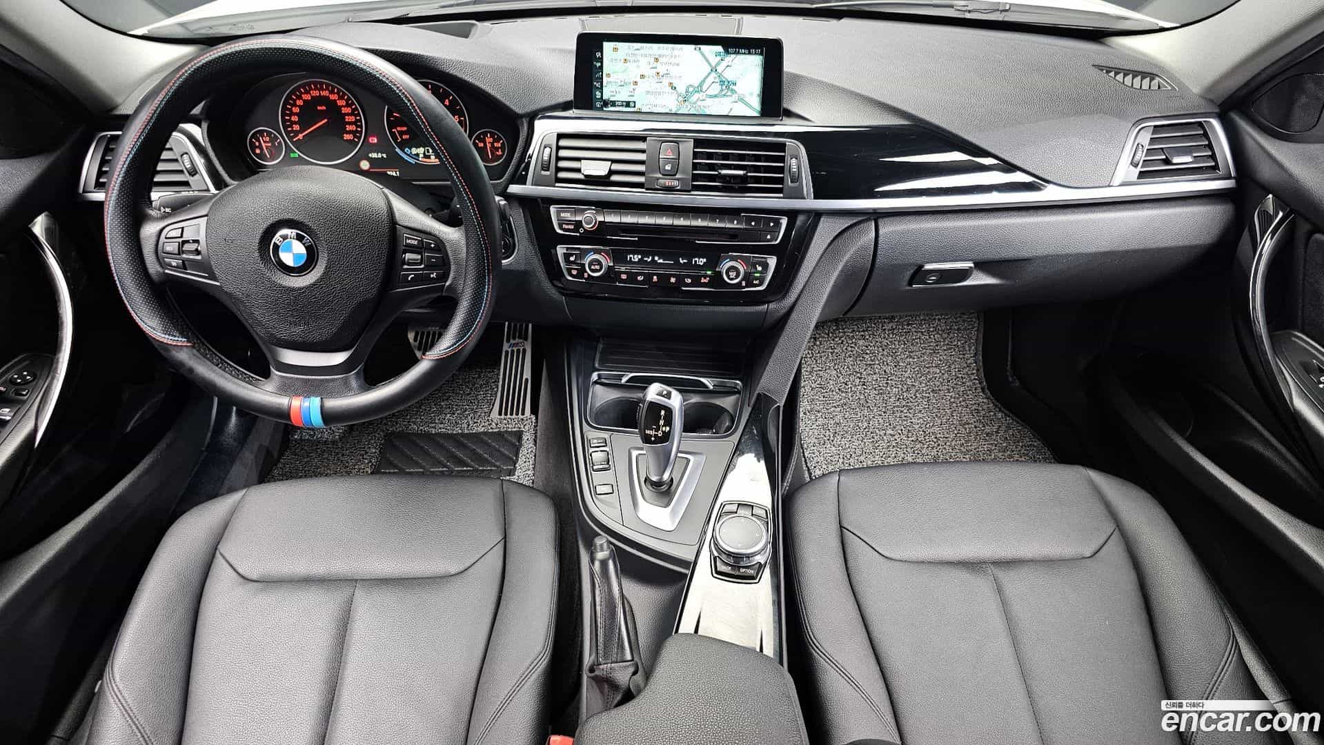 3-Series BMW 2017.0-INNER-007
