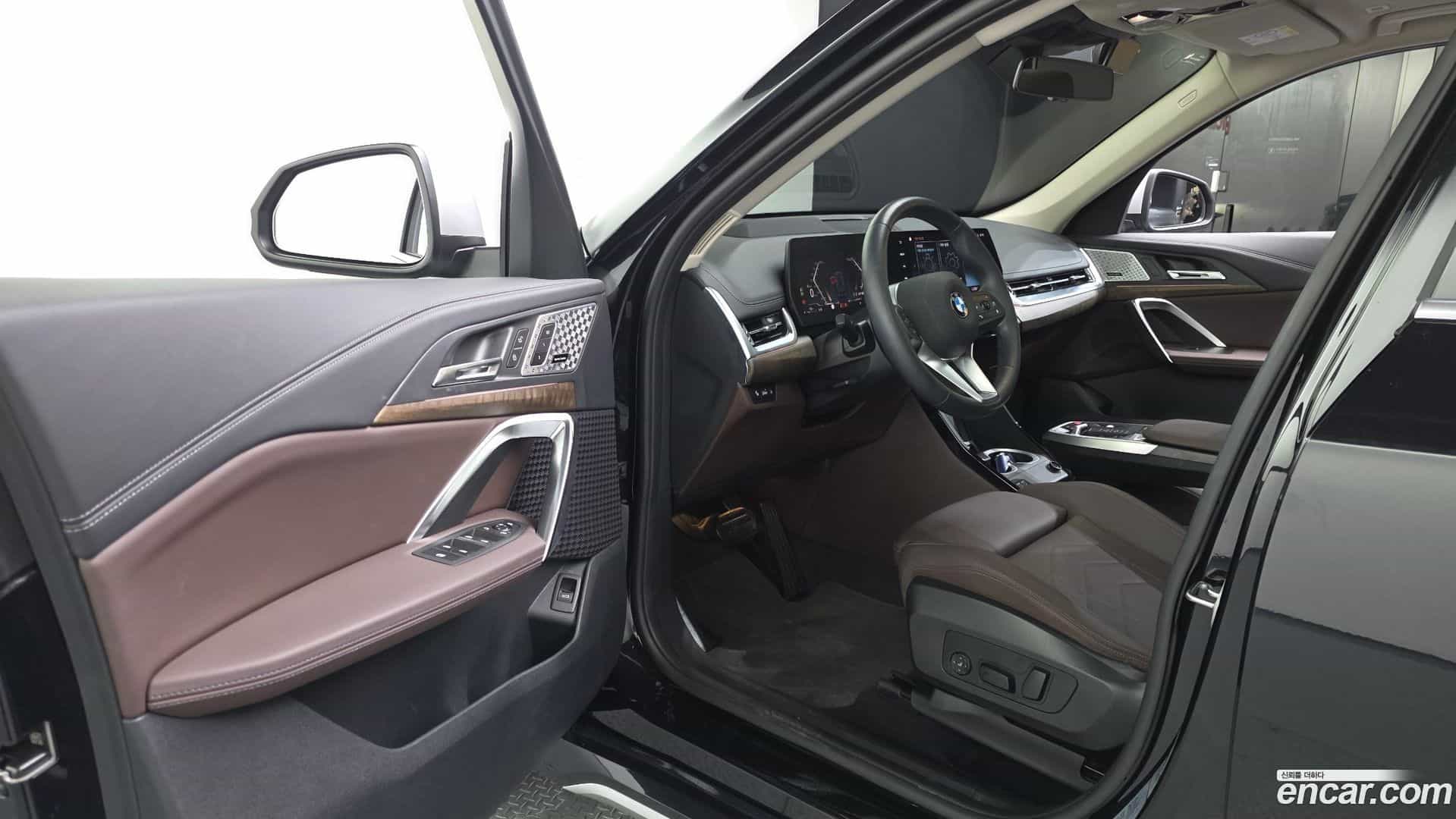 X1 BMW 2023.10-INNER-010