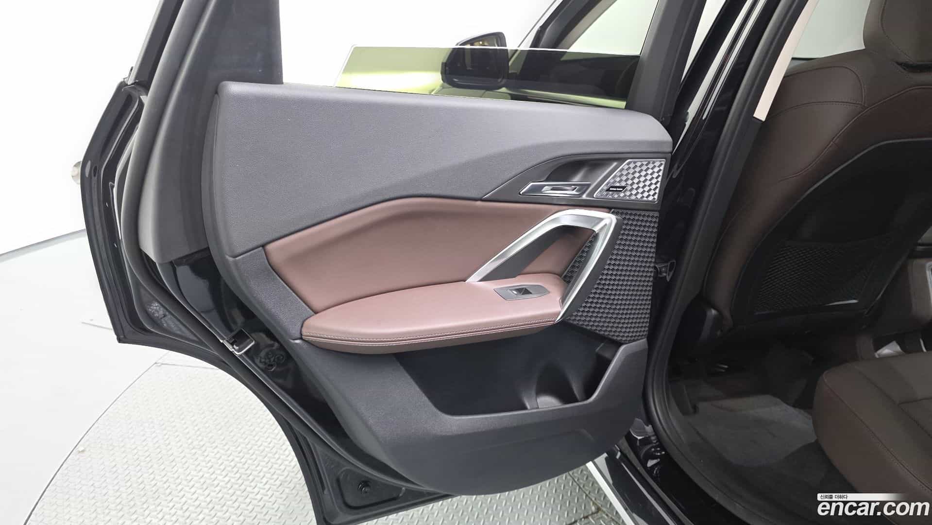 X1 BMW 2023.10-INNER-035
