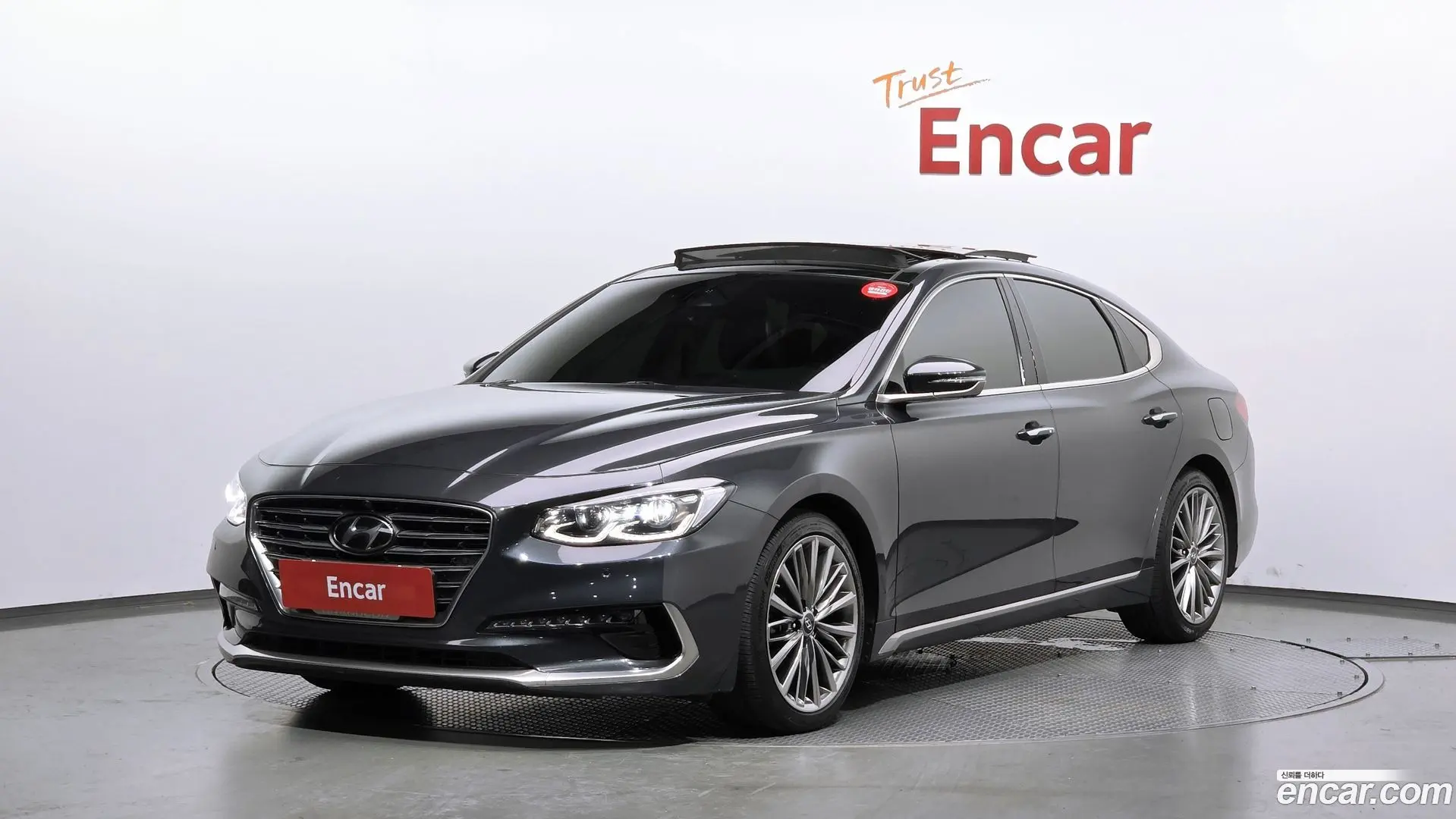 Main__Slider__Photo:Grandeur Hyundai 2017.9-0