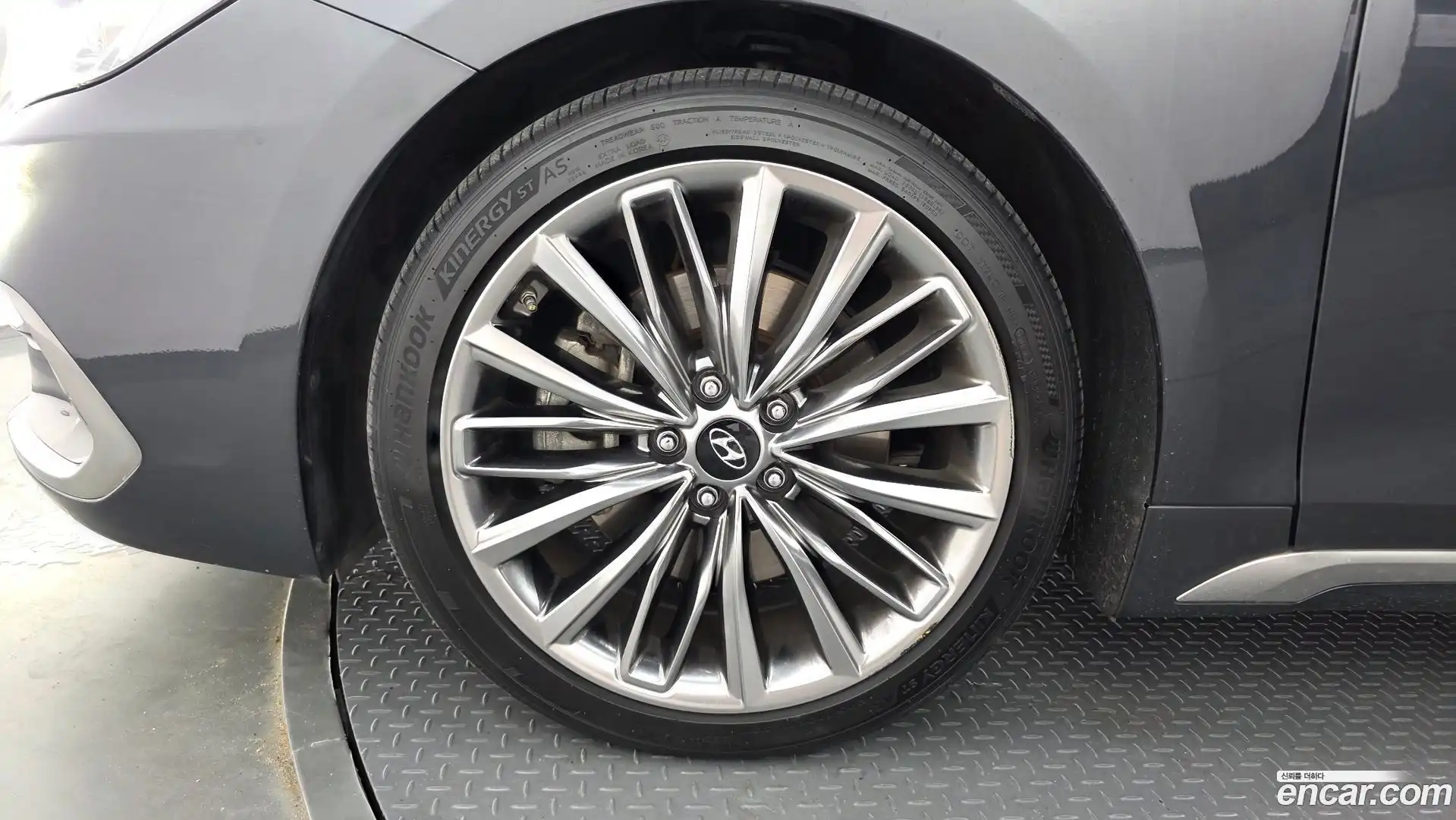 Grandeur Hyundai 2017.9-OUTER-005