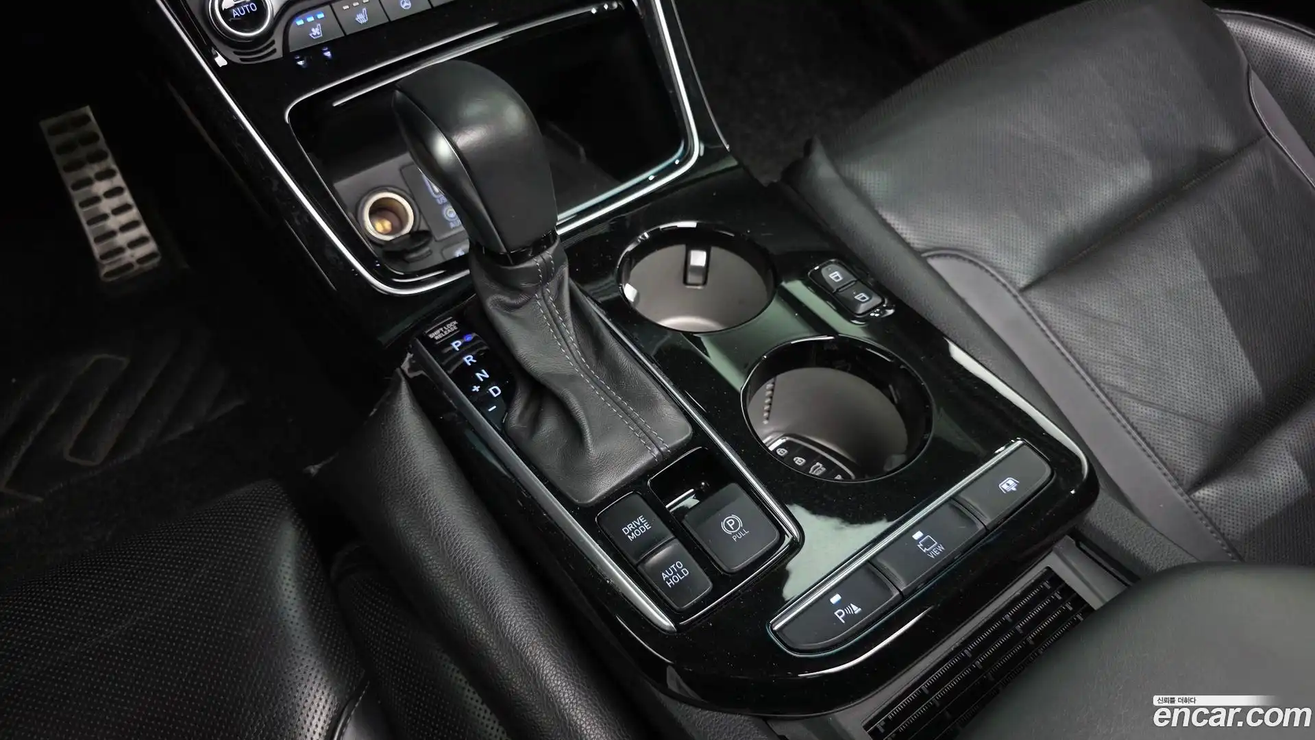 Grandeur Hyundai 2017.9-INNER-009
