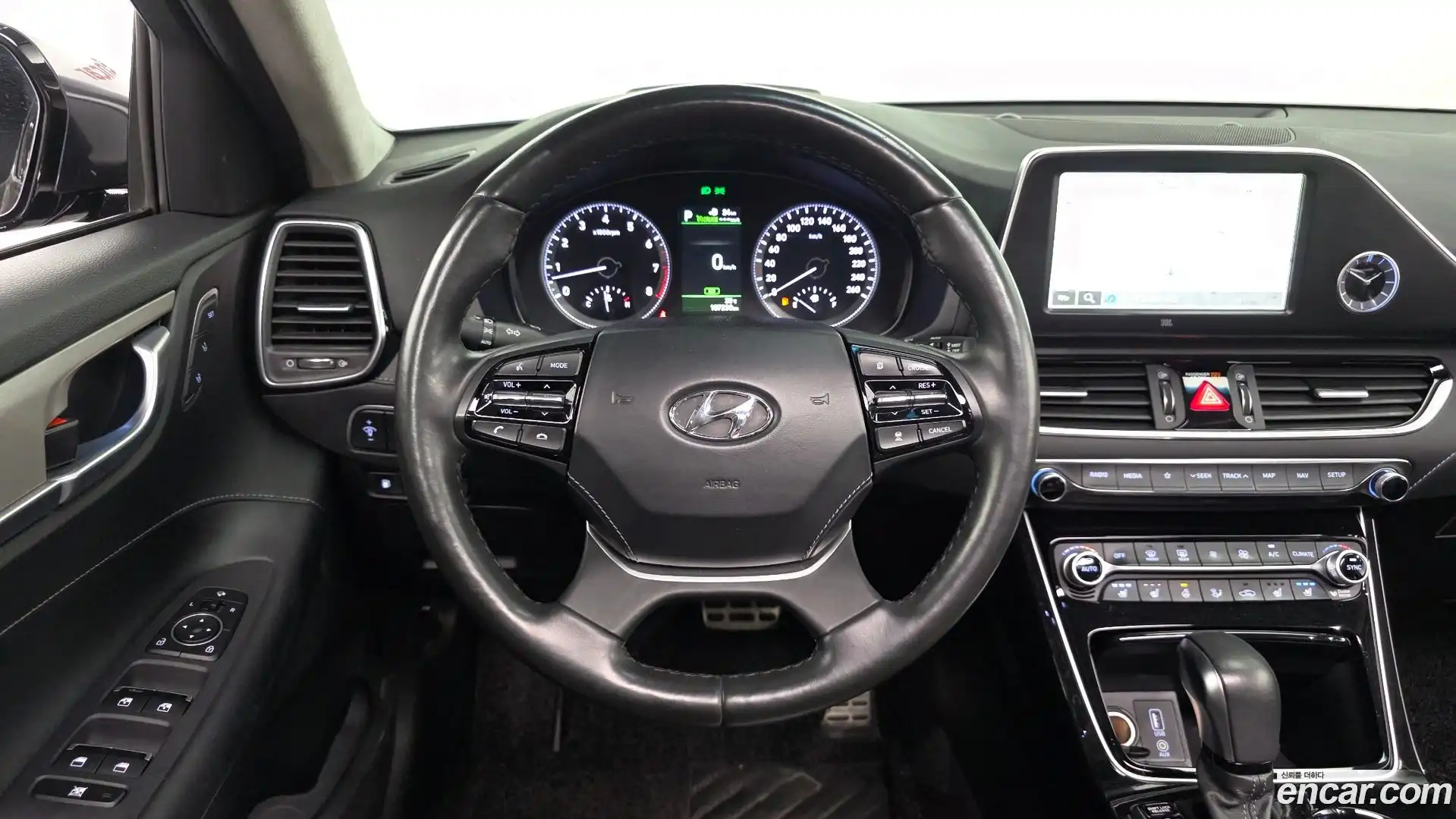 Grandeur Hyundai 2017.9-OPTION-016