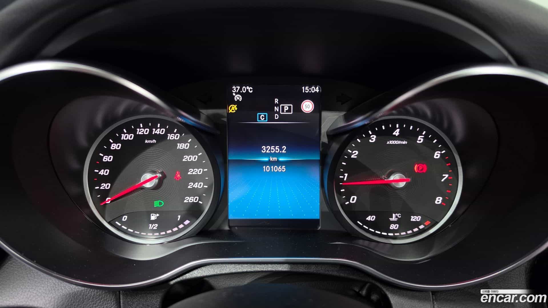 C-Class Mercedes-Benz 2020.4-INNER-008