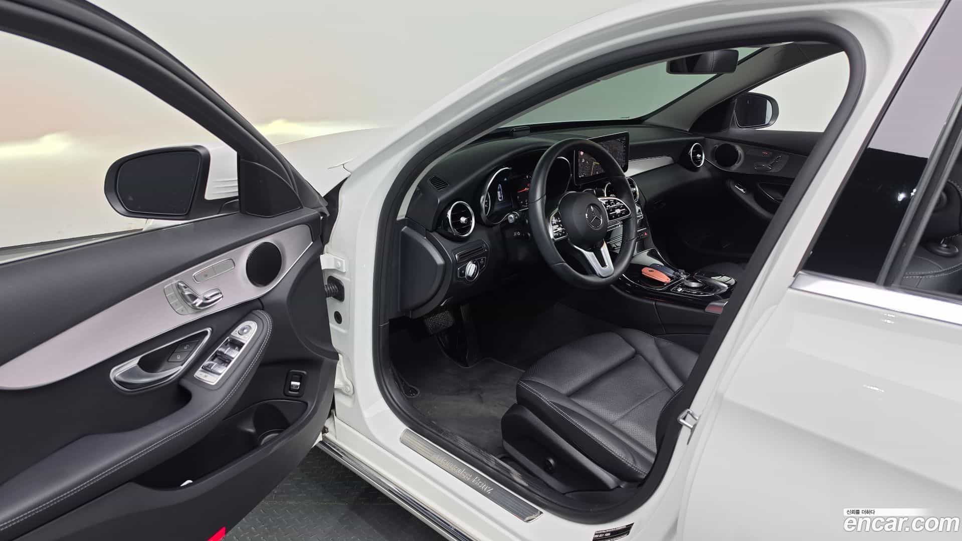 C-Class Mercedes-Benz 2020.4-INNER-010