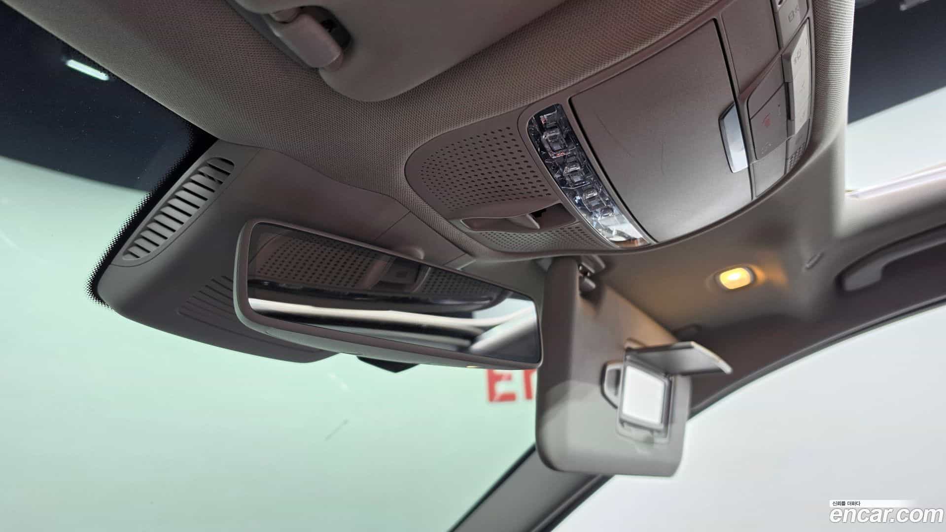 C-Class Mercedes-Benz 2020.4-OPTION-024