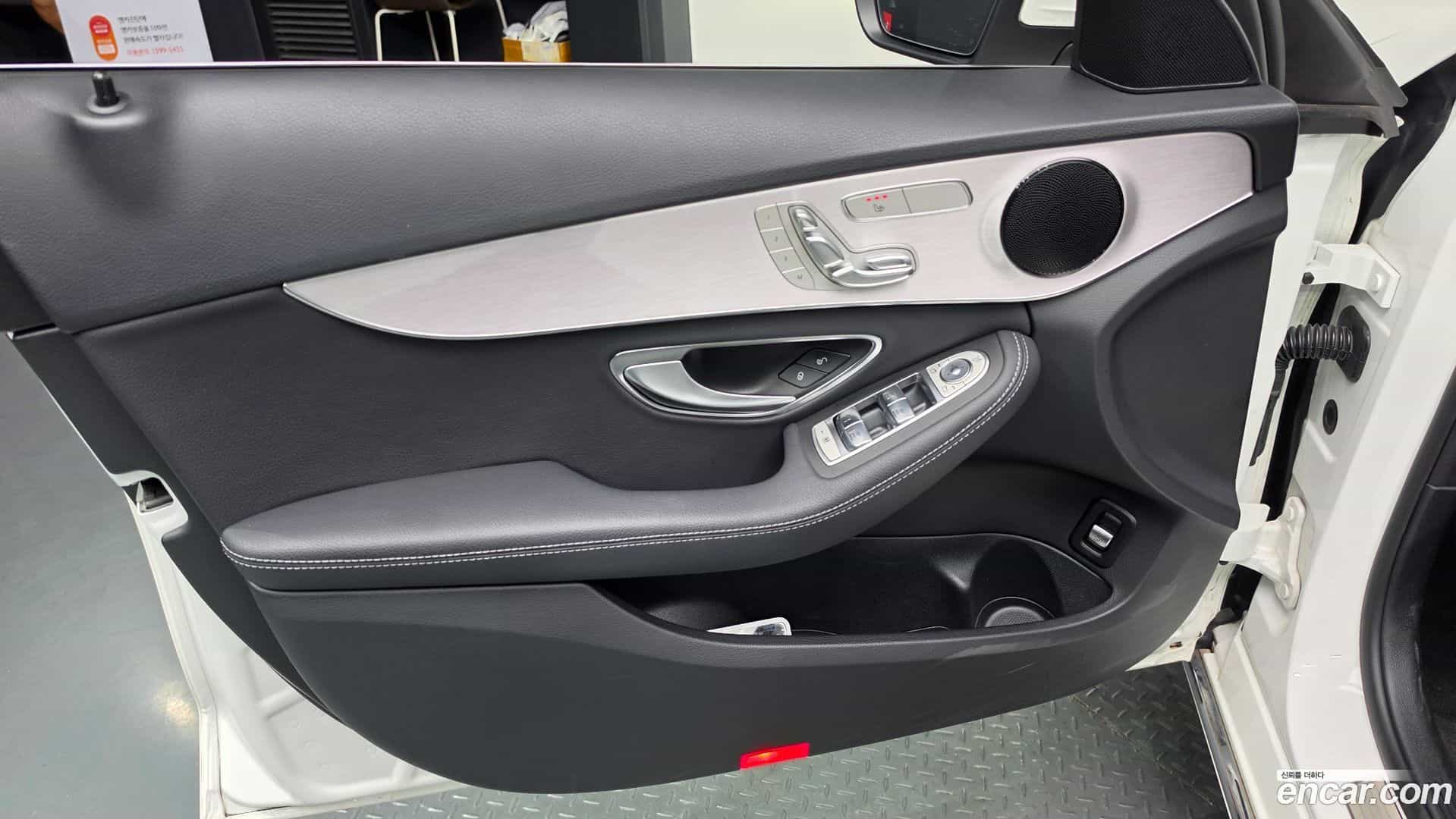 C-Class Mercedes-Benz 2020.4-INNER-034