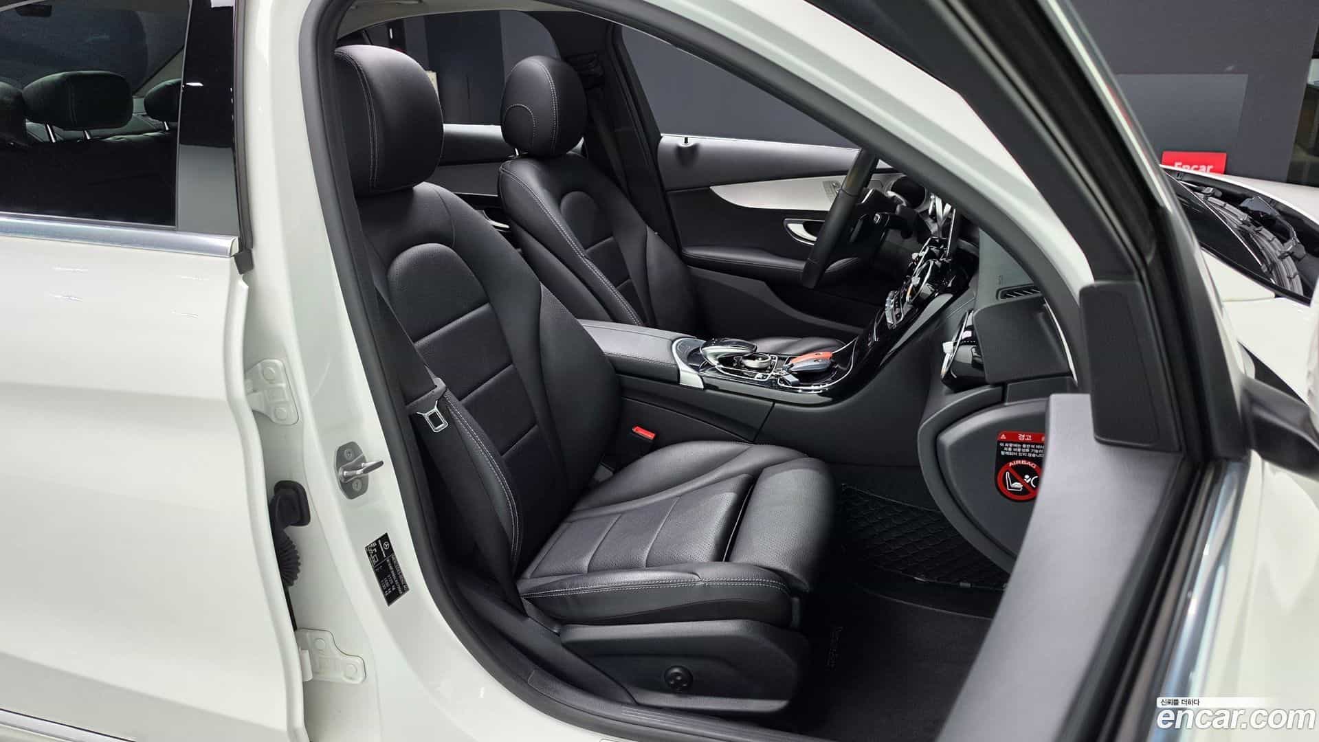 C-Class Mercedes-Benz 2020.4-INNER-036
