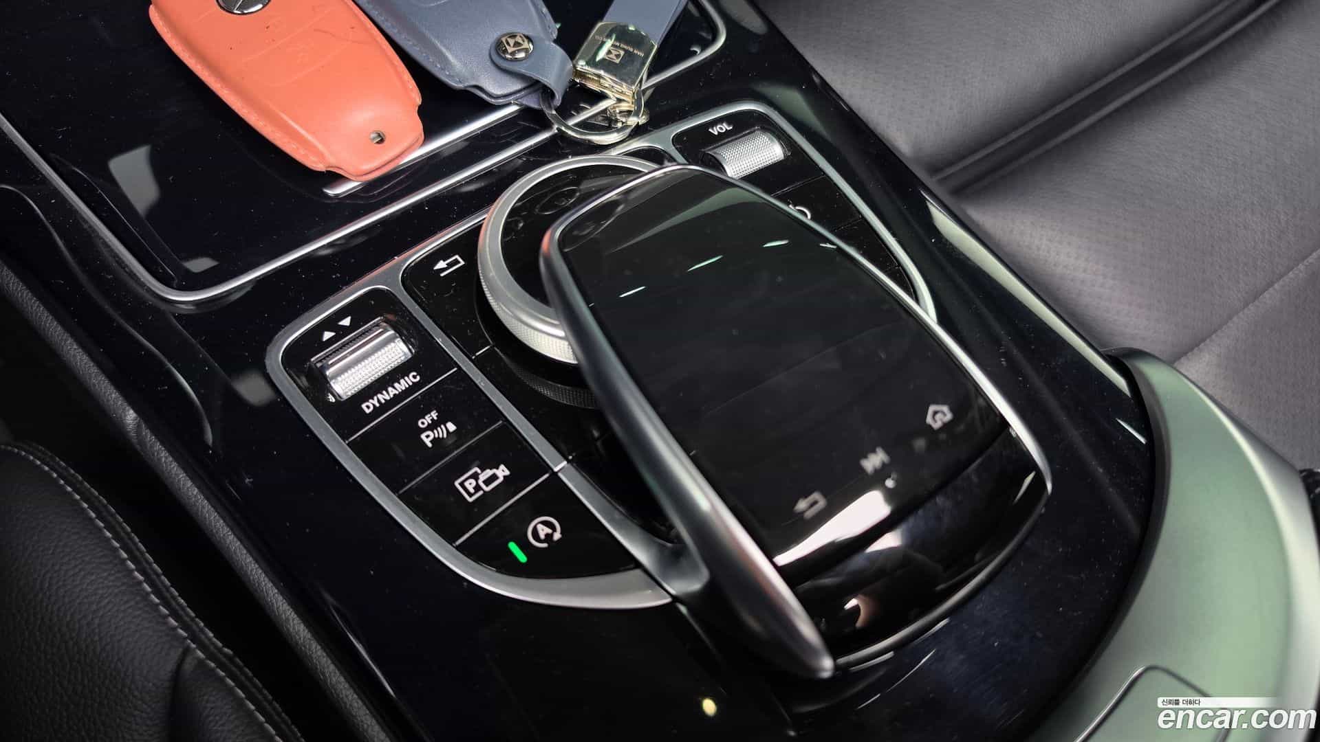 C-Class Mercedes-Benz 2020.4-OPTION-041