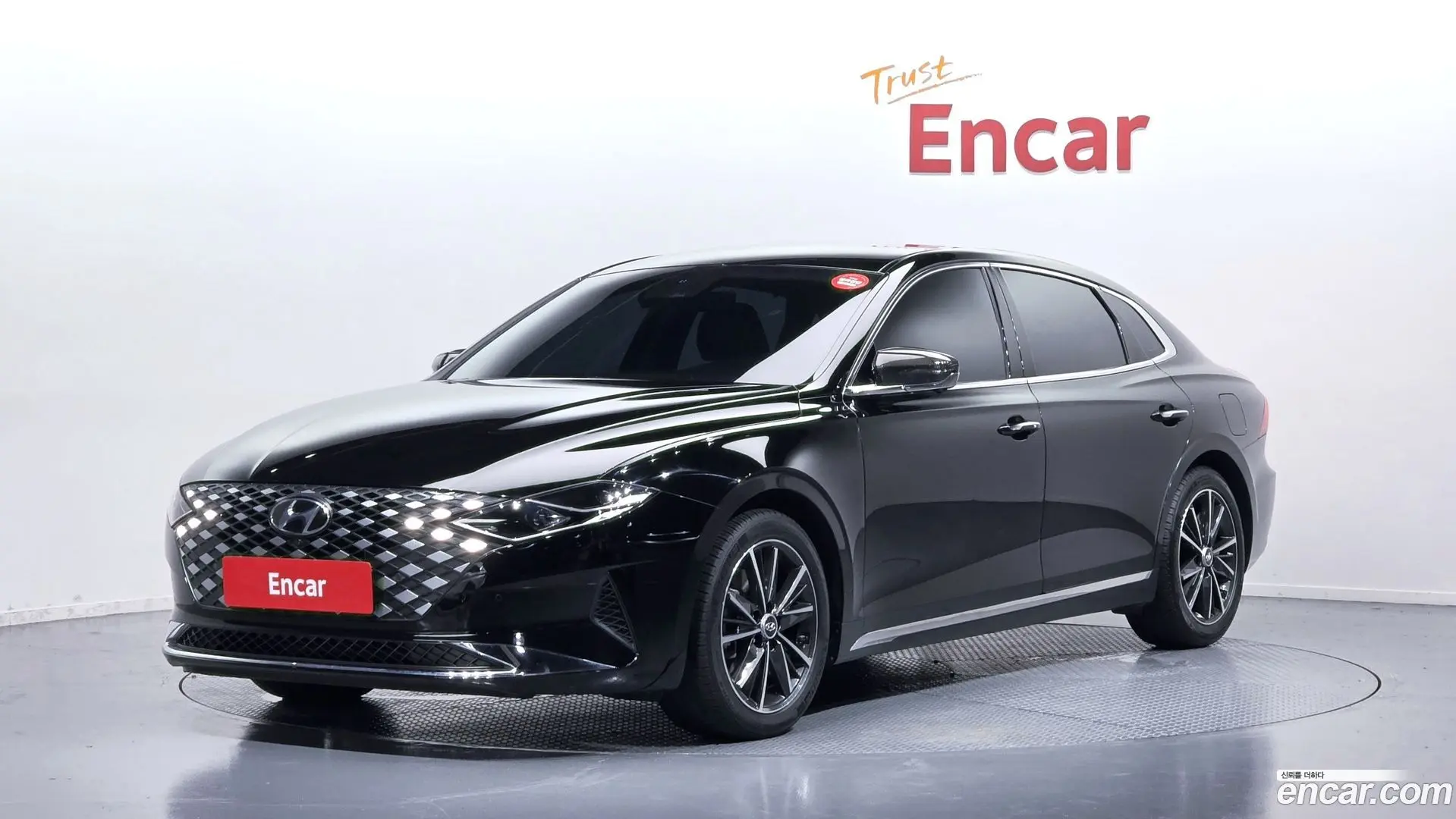 Main__Slider__Photo:Grandeur Hyundai 2022.7-0