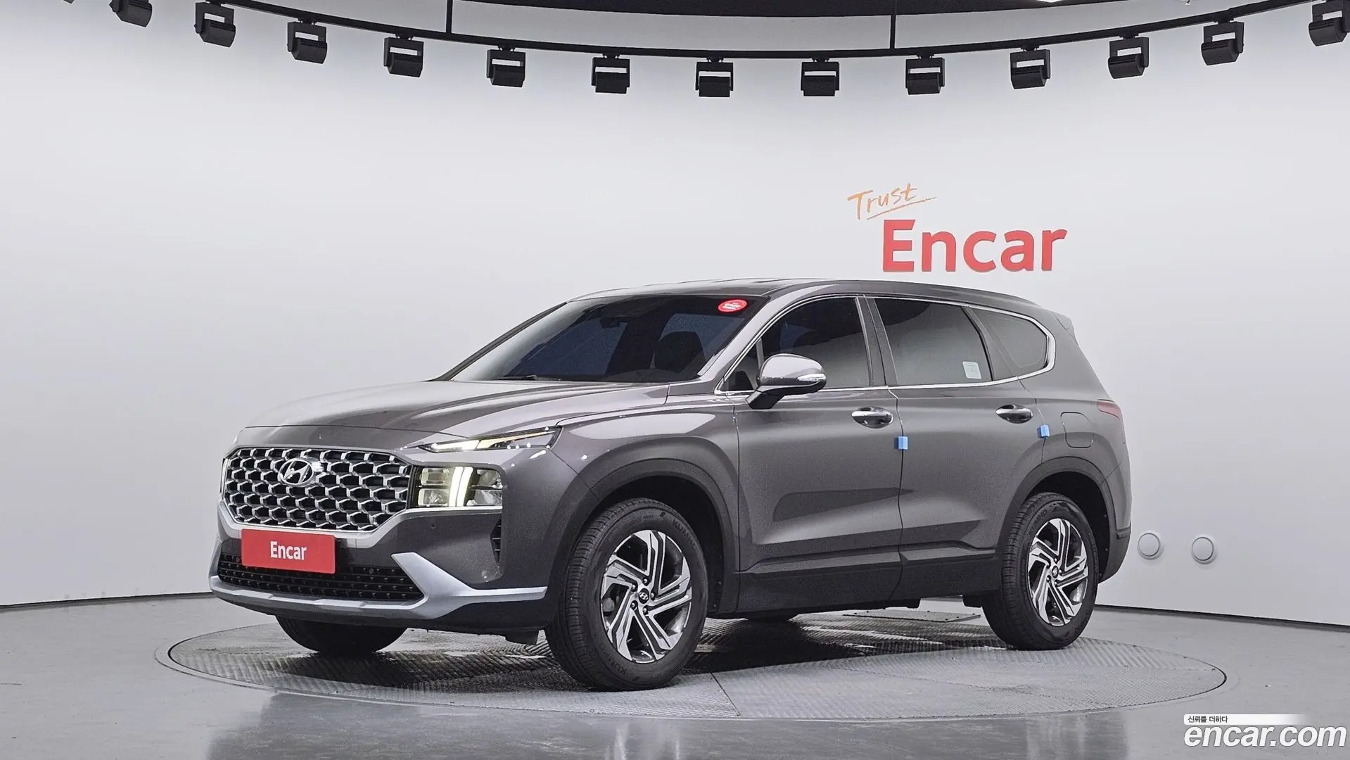 Main__Slider__Photo:Santafe Hyundai 2020.8-0