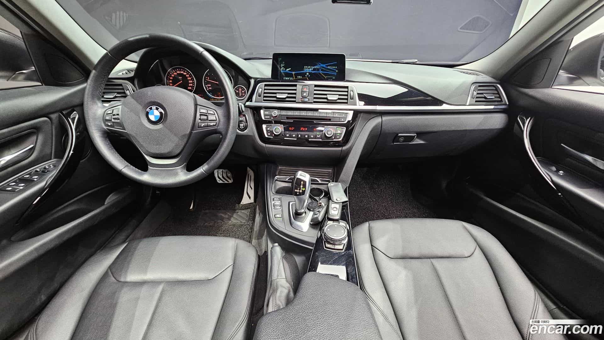 3-Series BMW 2016.0-INNER-007