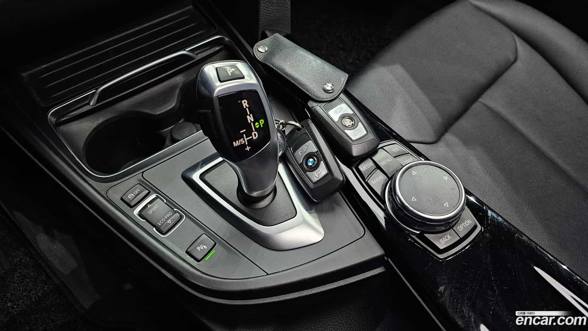 3-Series BMW 2016.0-INNER-009