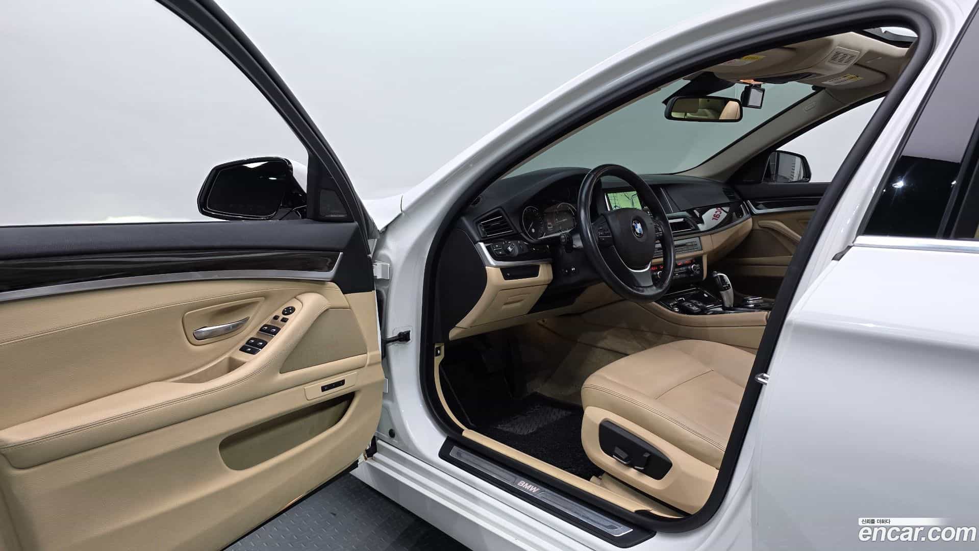 5-Series BMW 2014.11-INNER-010