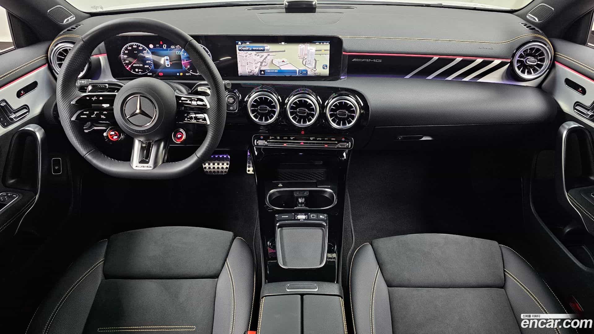 CLA-Class Mercedes-Benz 2025.8-INNER-007