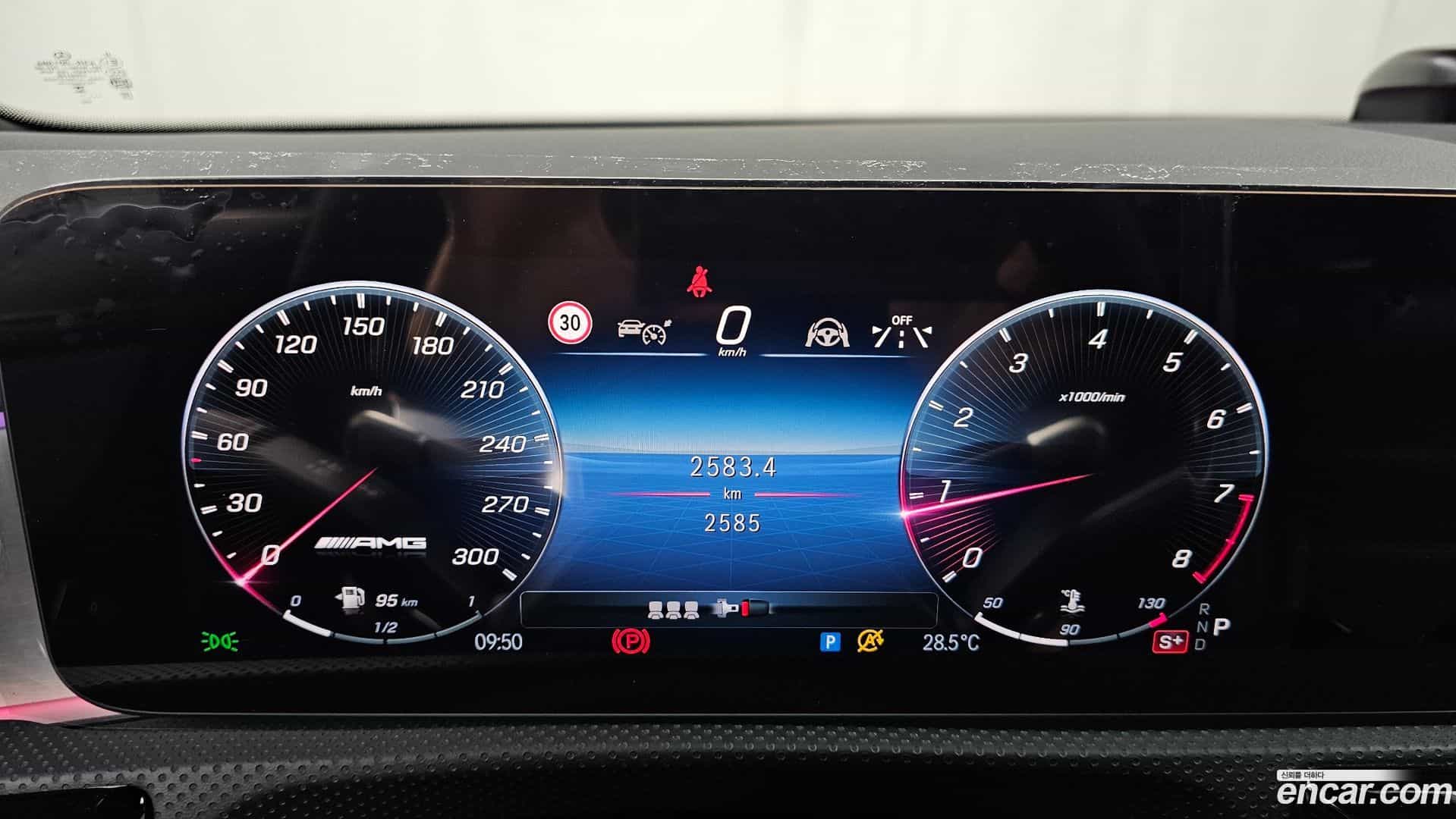 CLA-Class Mercedes-Benz 2025.8-INNER-008