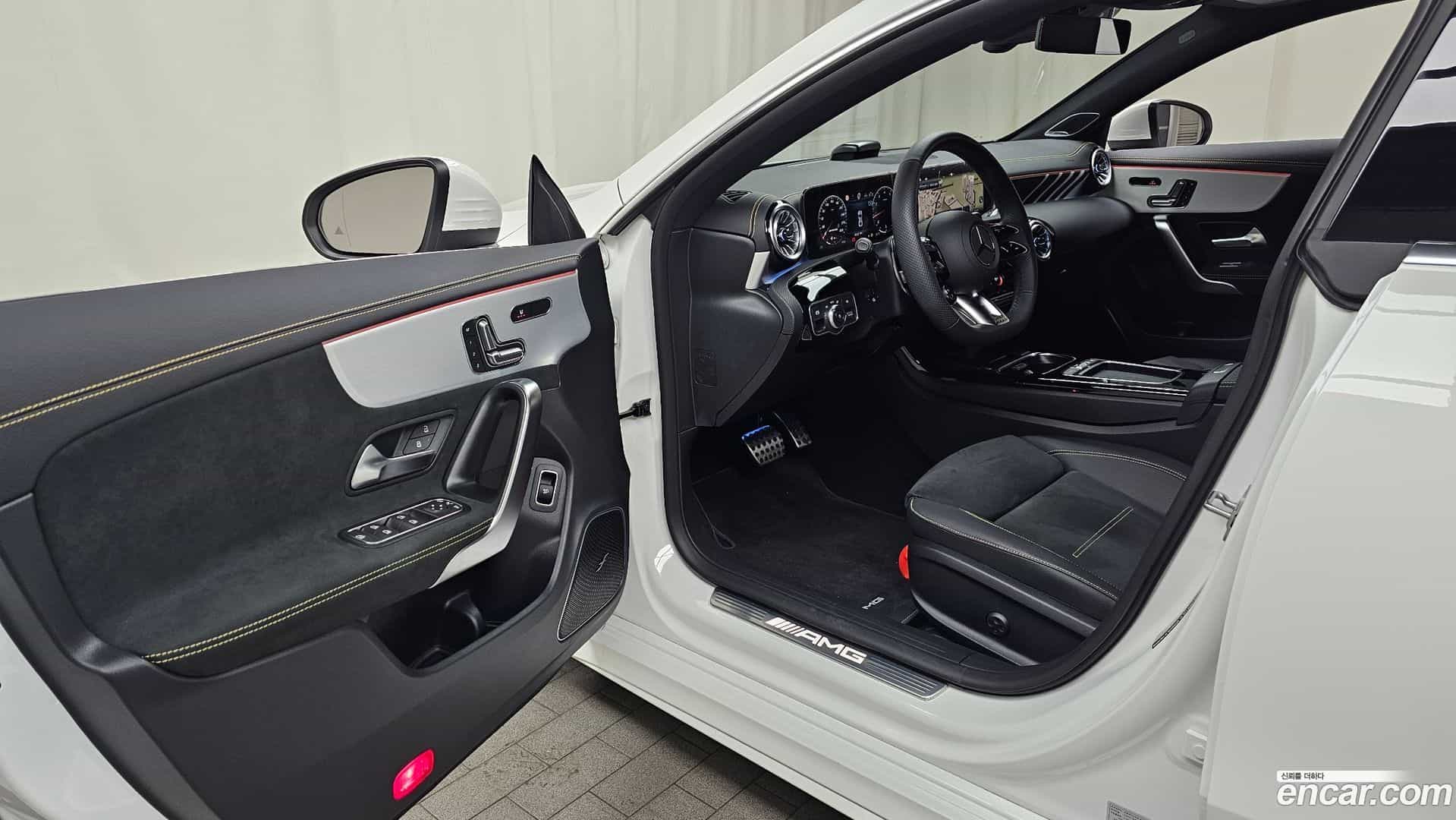 CLA-Class Mercedes-Benz 2025.8-INNER-010